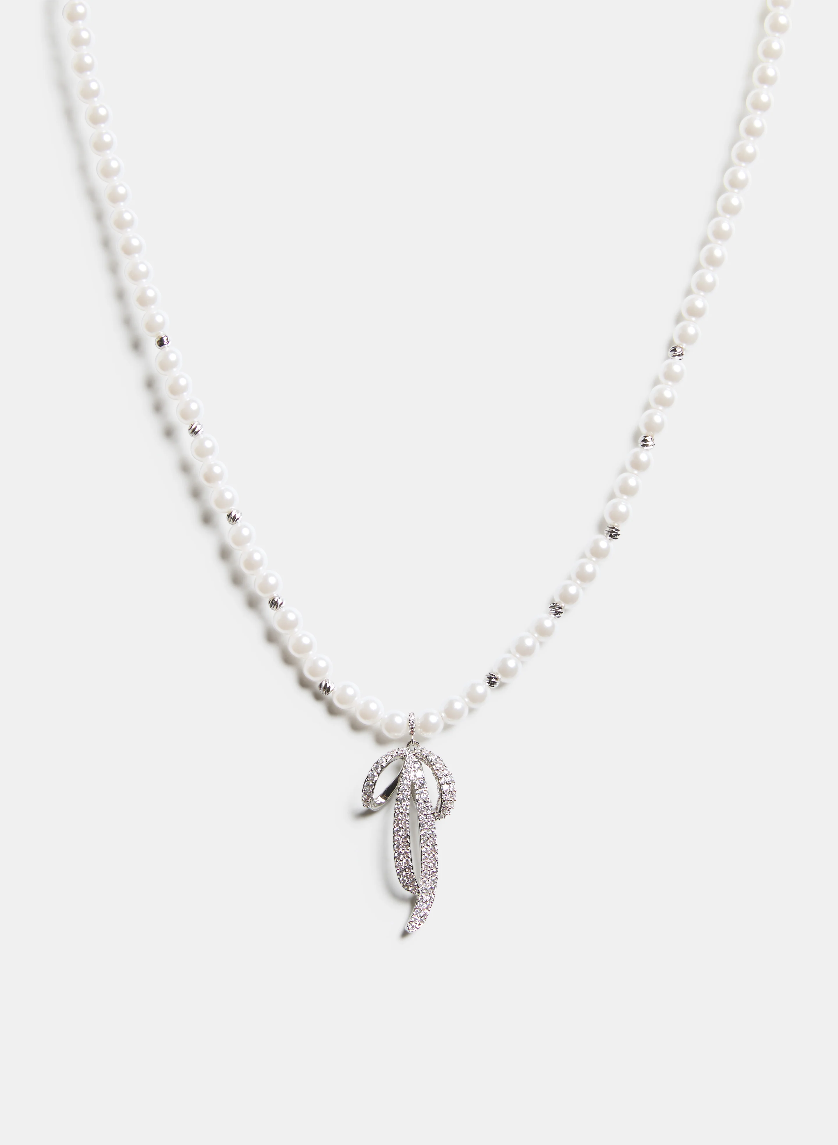 Bow Pendant Pearl Necklace