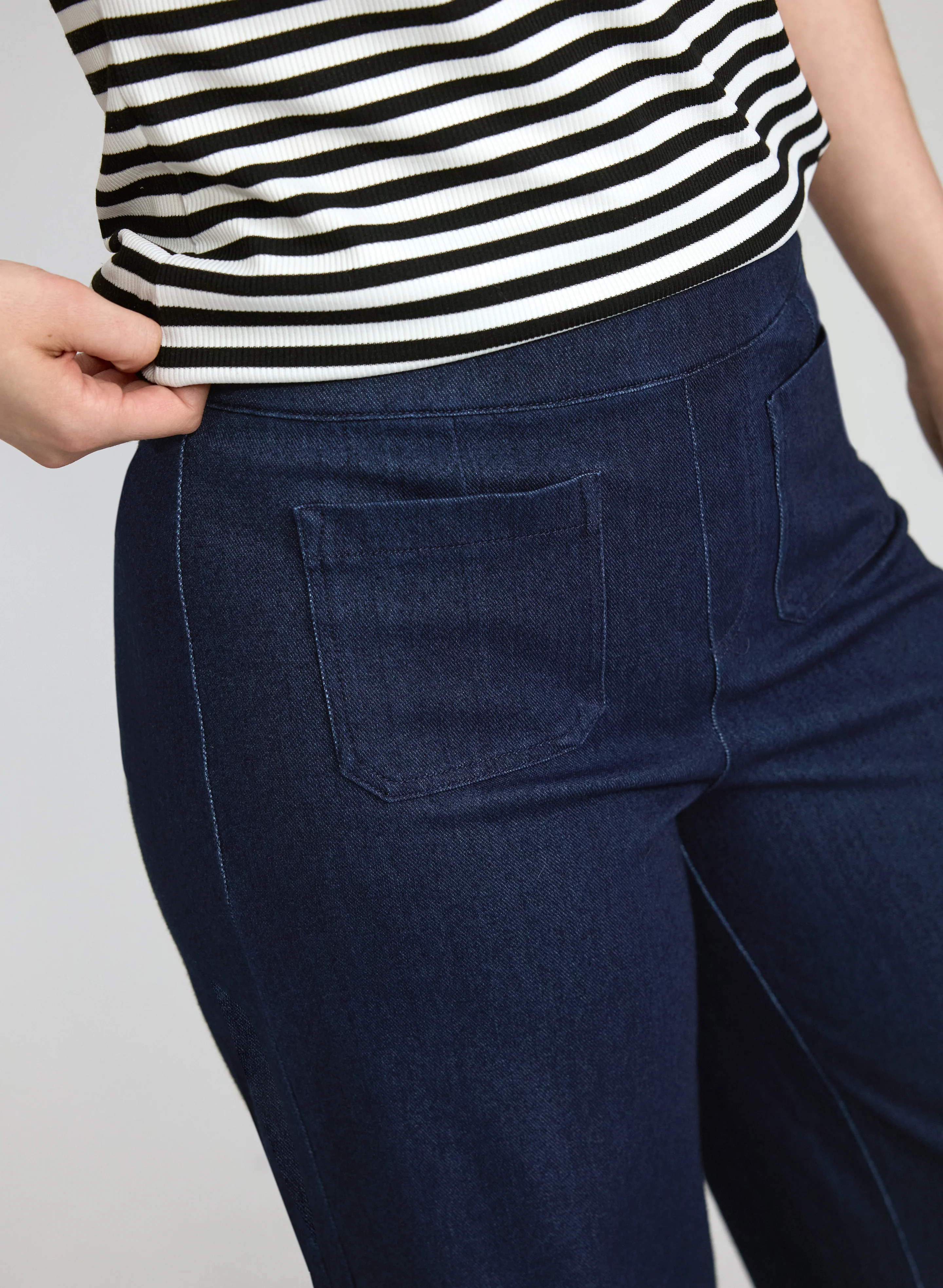 Comfort Stretch Wide-Leg Jeans - Image 2