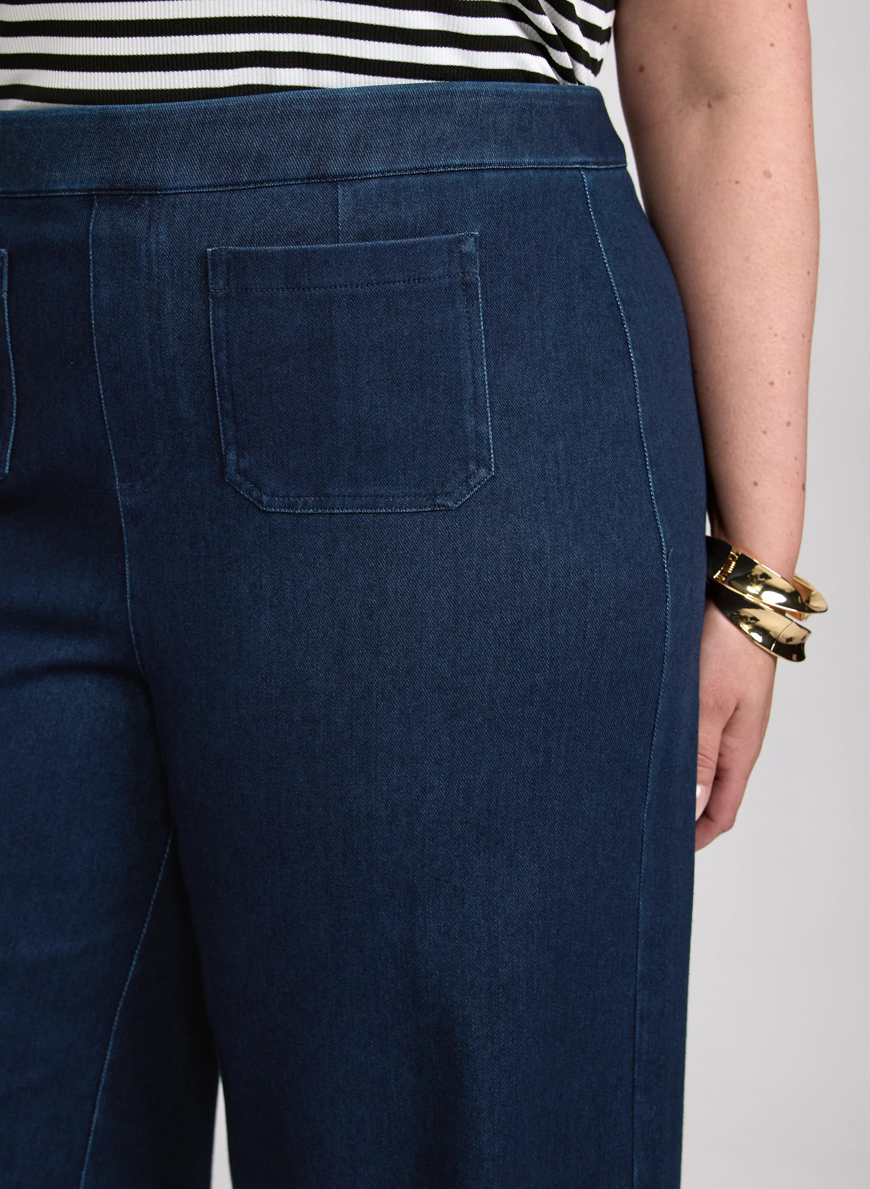 Comfort Stretch Wide-Leg Jeans - Image 9