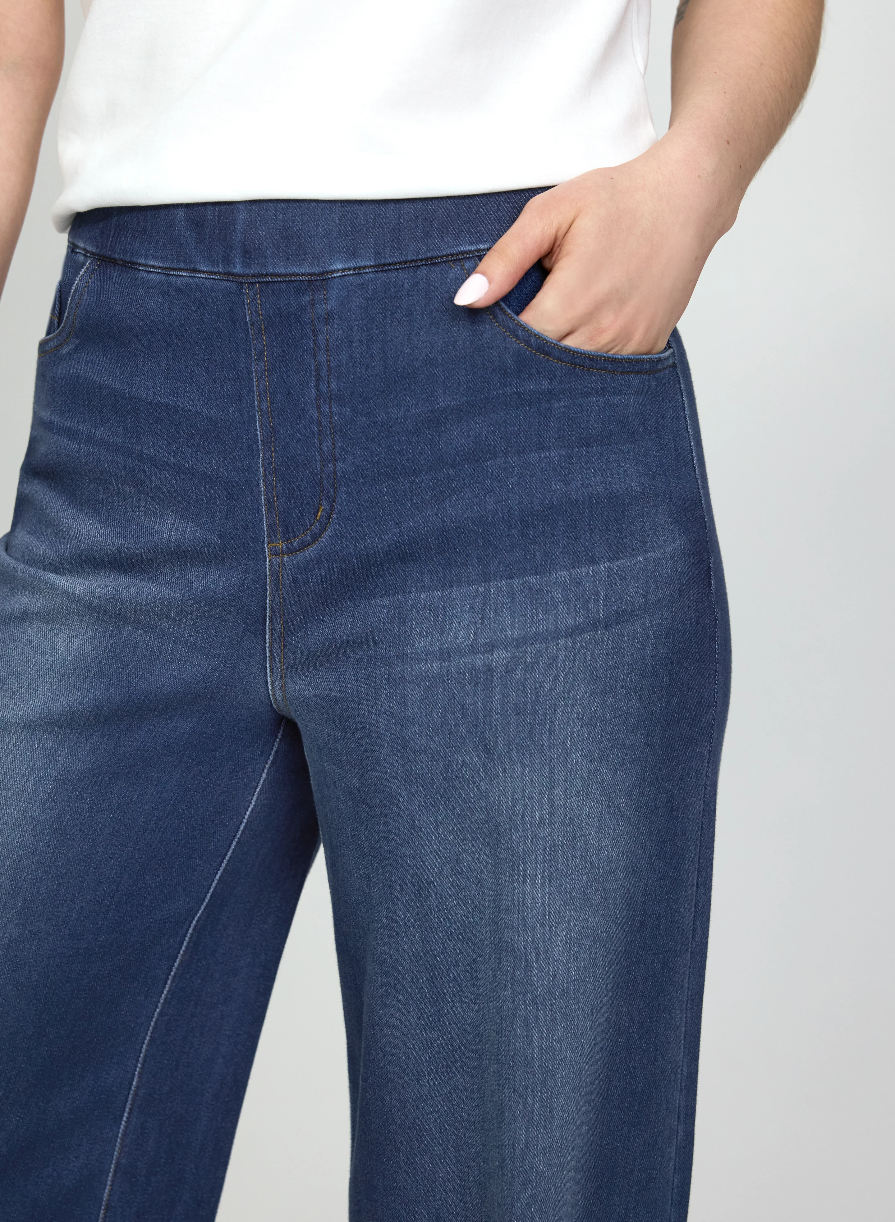 Comfort Stretch Wide-Leg Jeans - Image 5