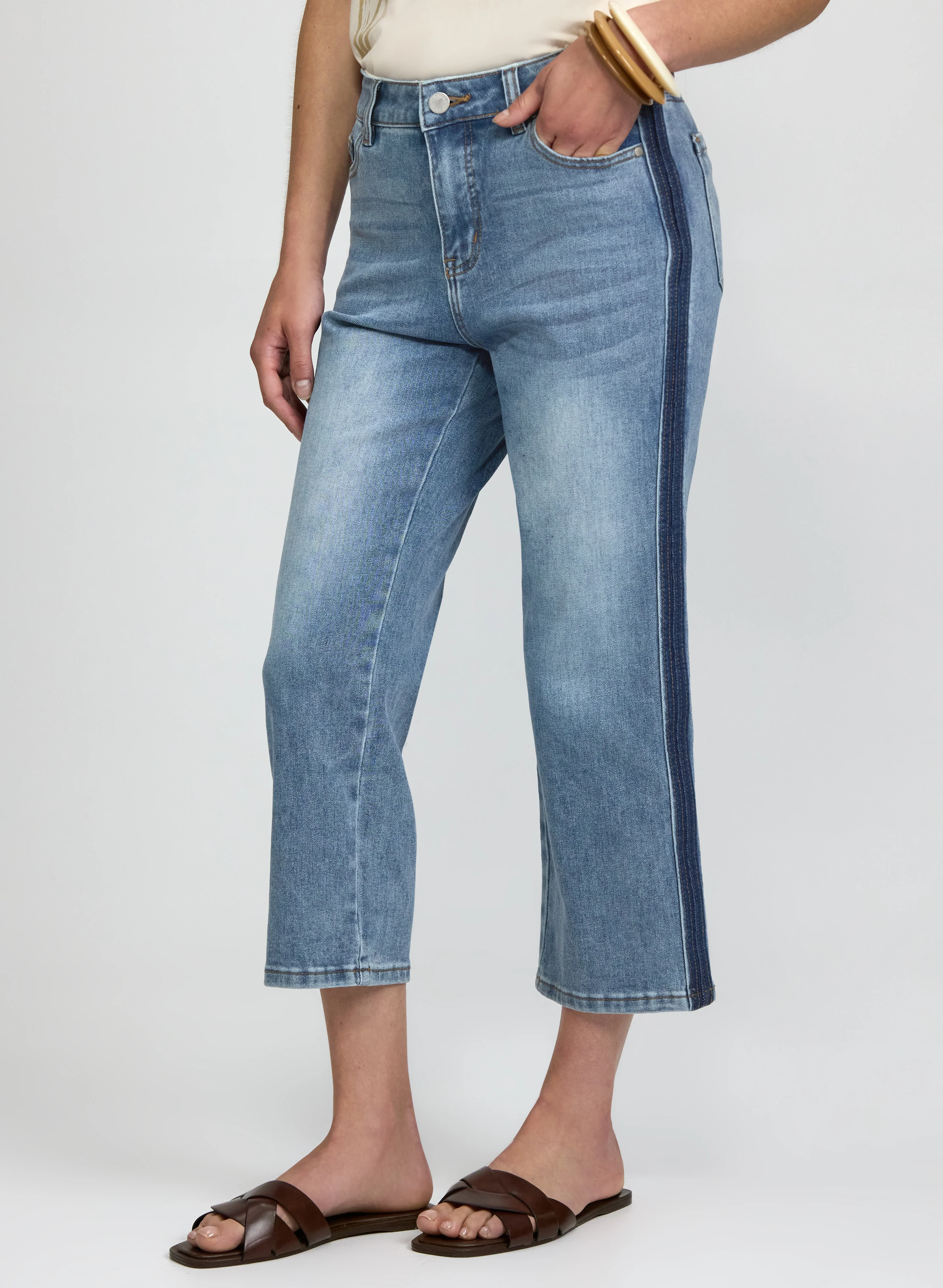 Contrast Denim Capris