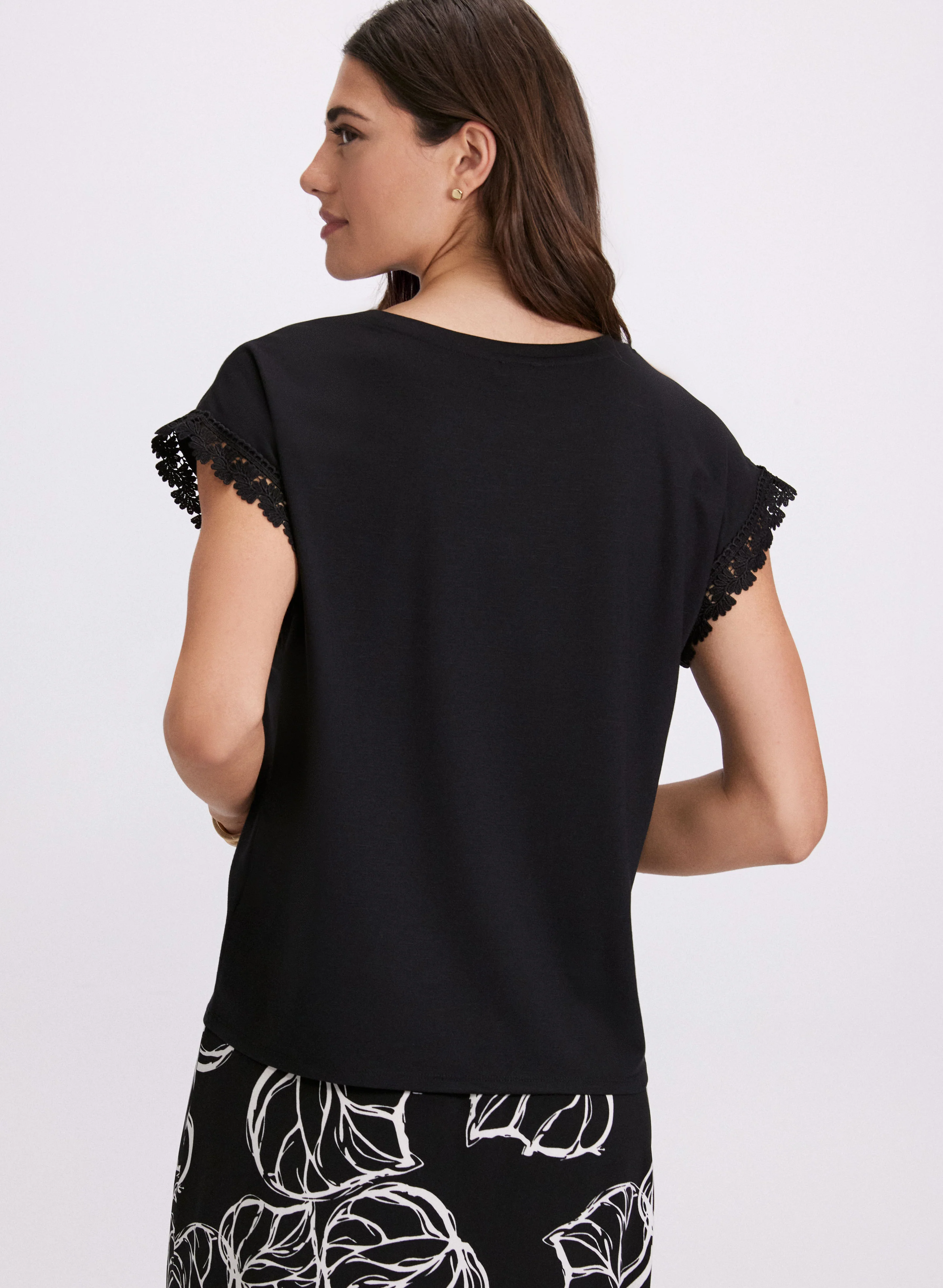 Crochet Trim T-Shirt - Image 4