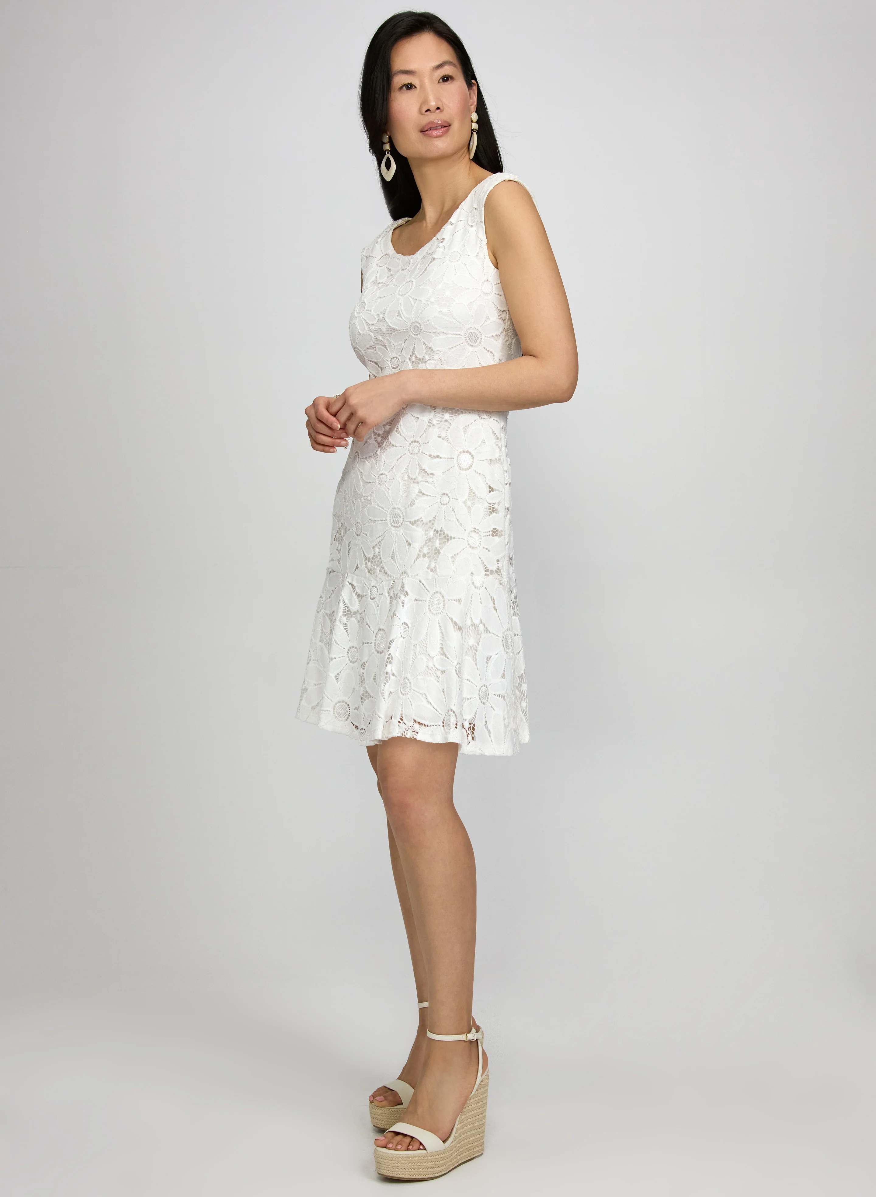 Daisy Lace Dress - Image 3
