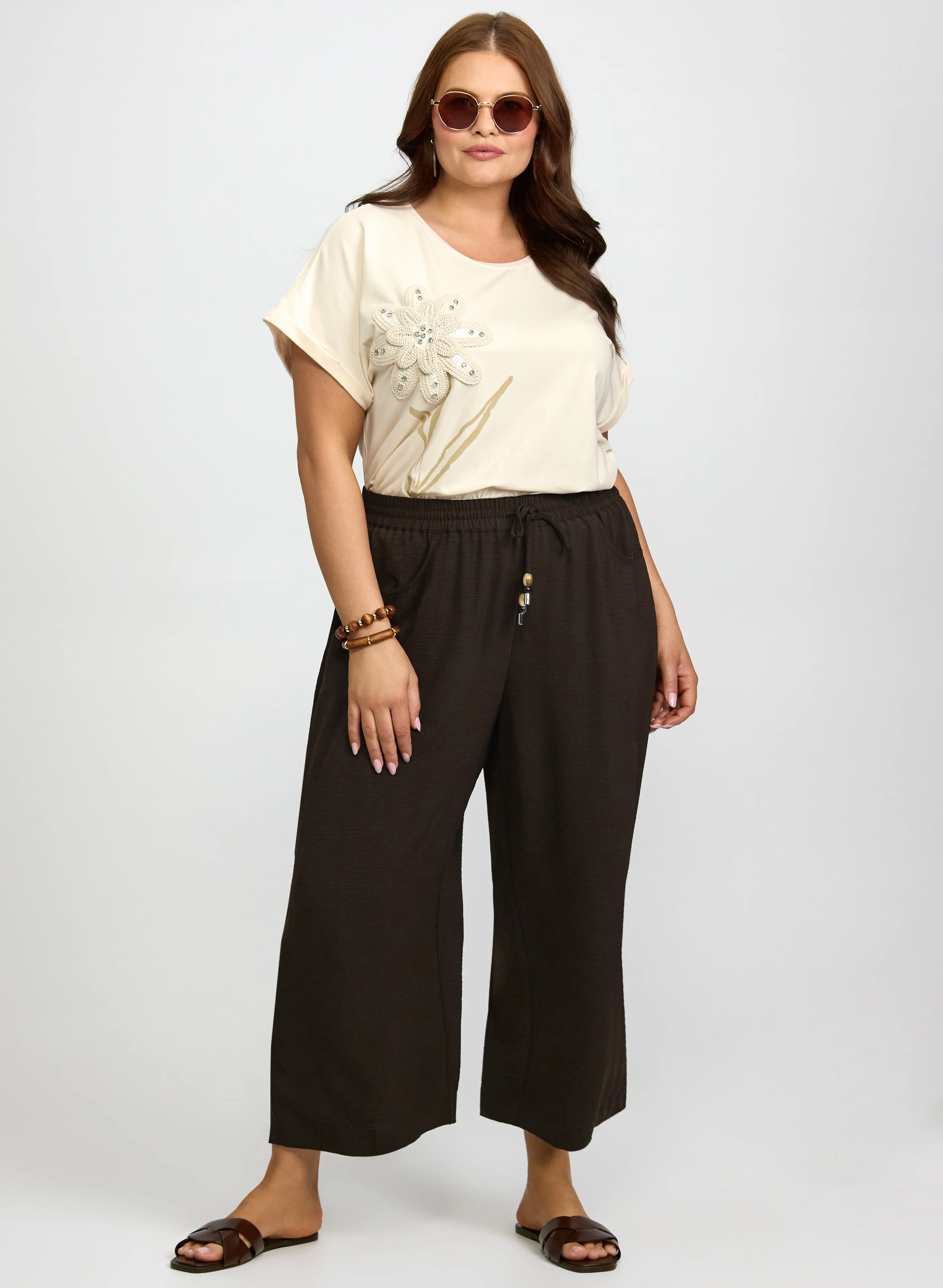 Embellished Floral Appliqué T-Shirt - Image 4