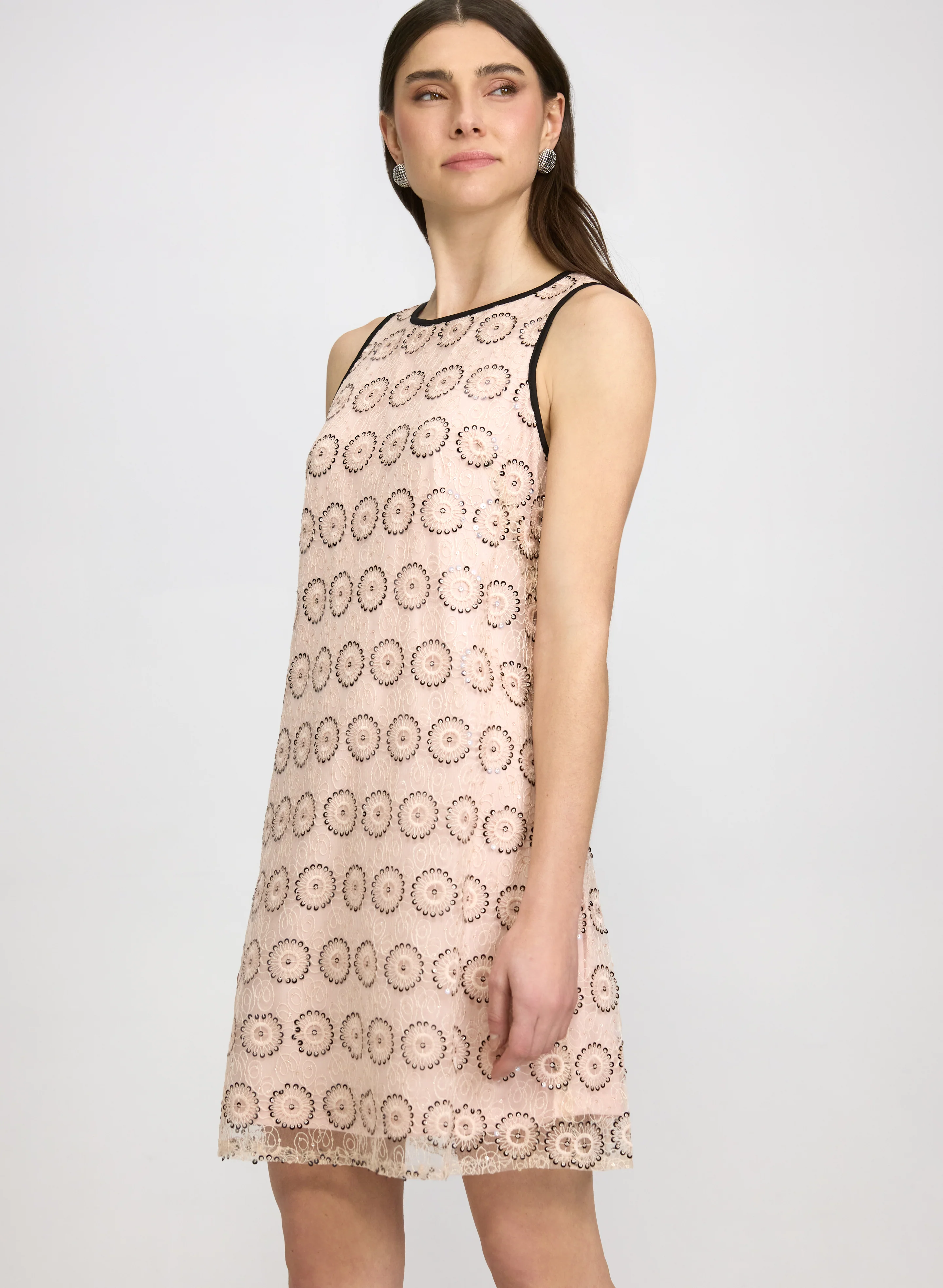 Embroidered Lace Dress - Image 4