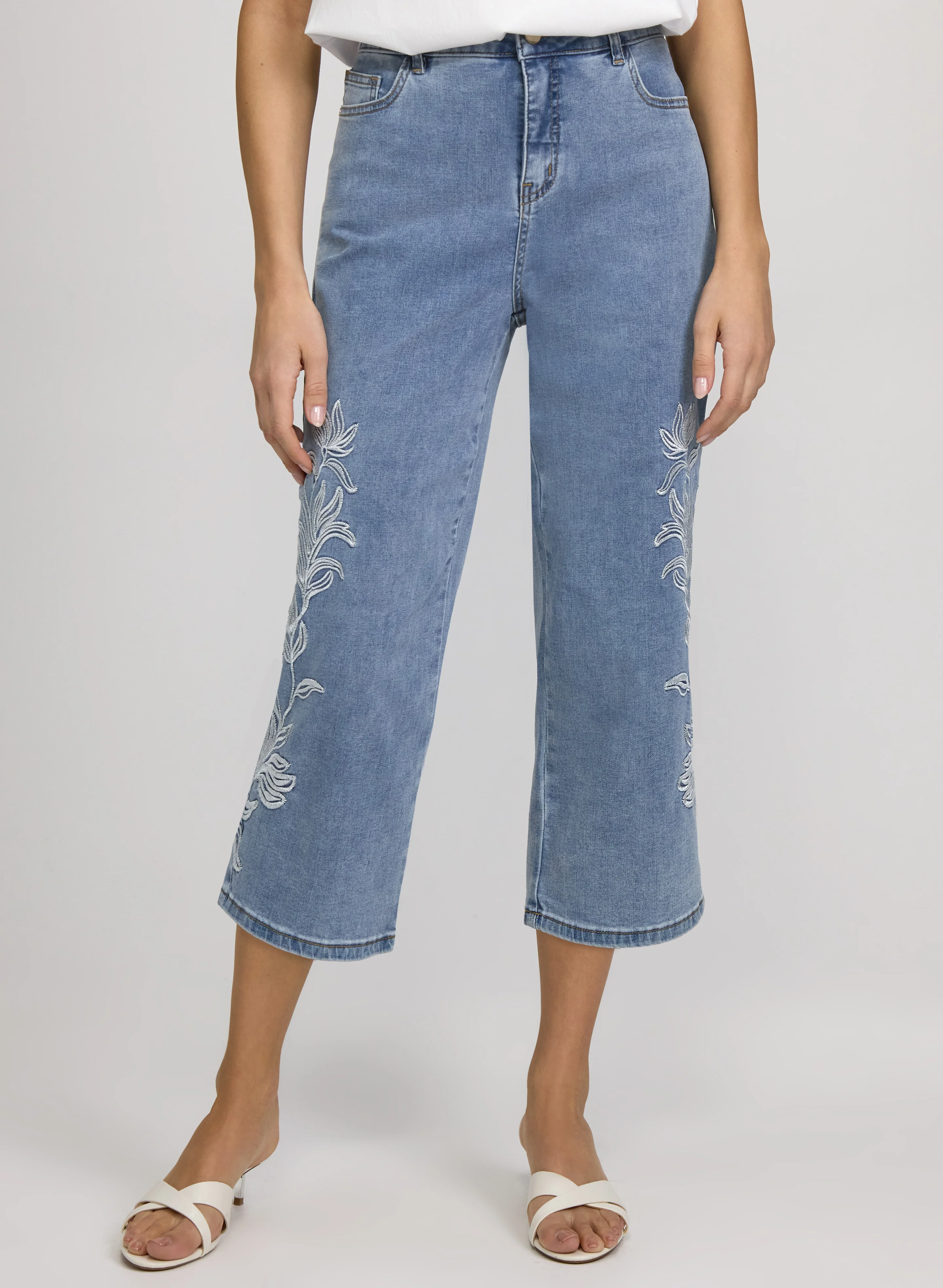 Embroidered Straight-Leg Capris