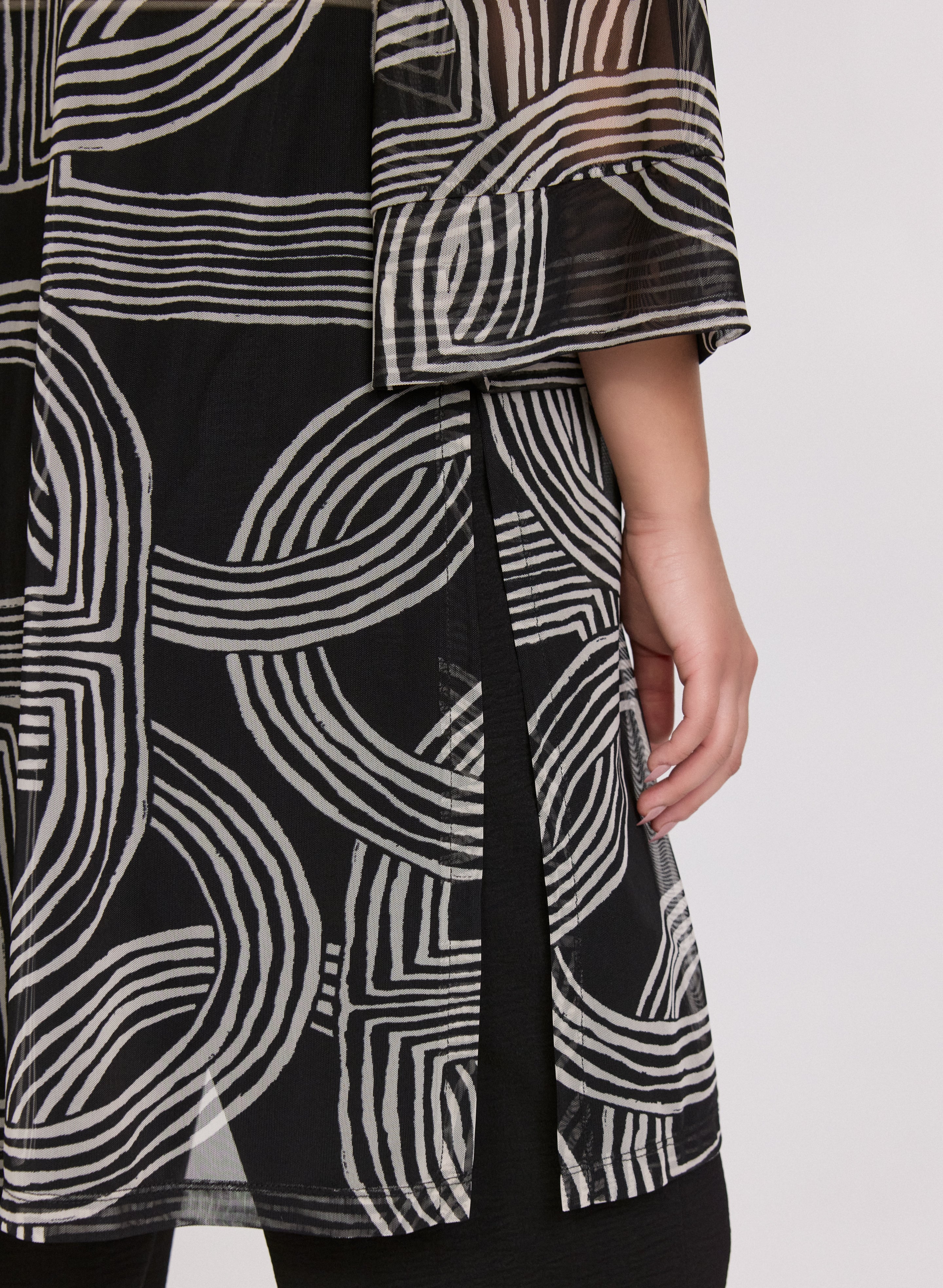 Geometric Mesh Cover-Up - Image 2