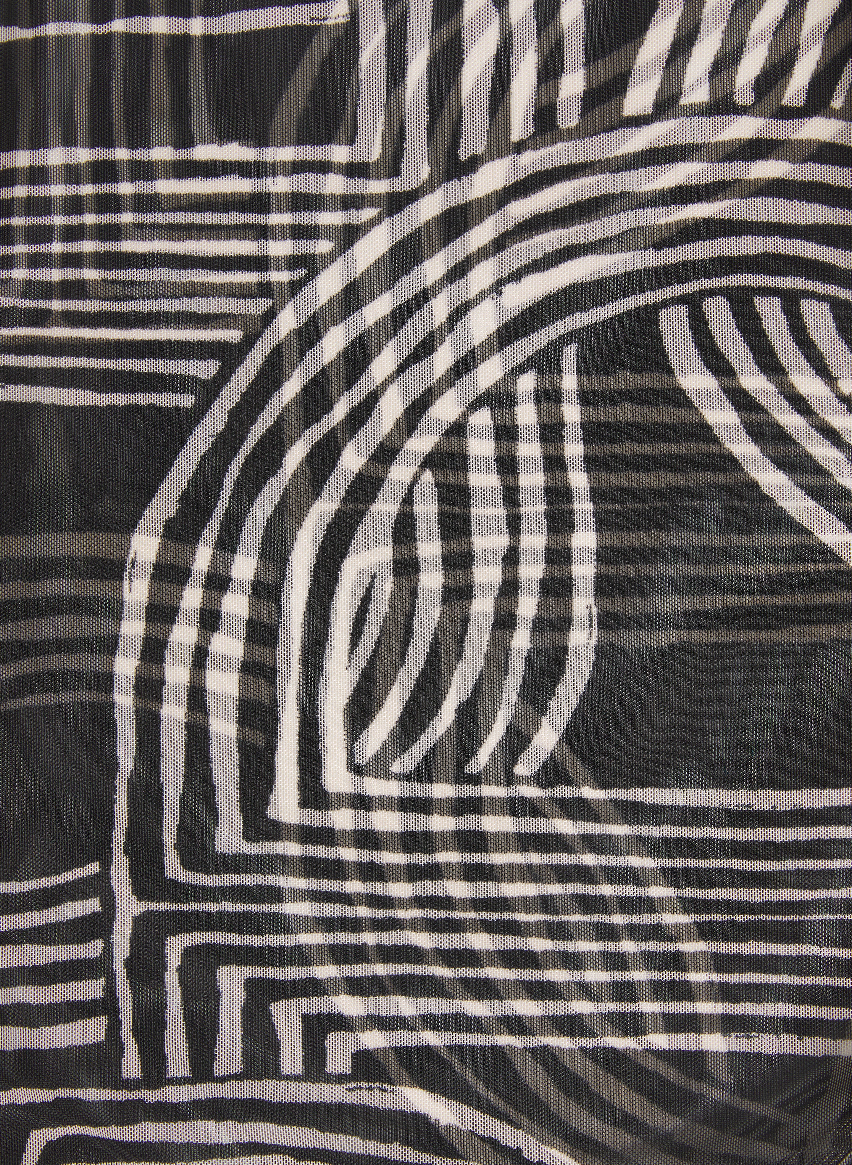 Geometric Mesh Cover-Up - Image 7