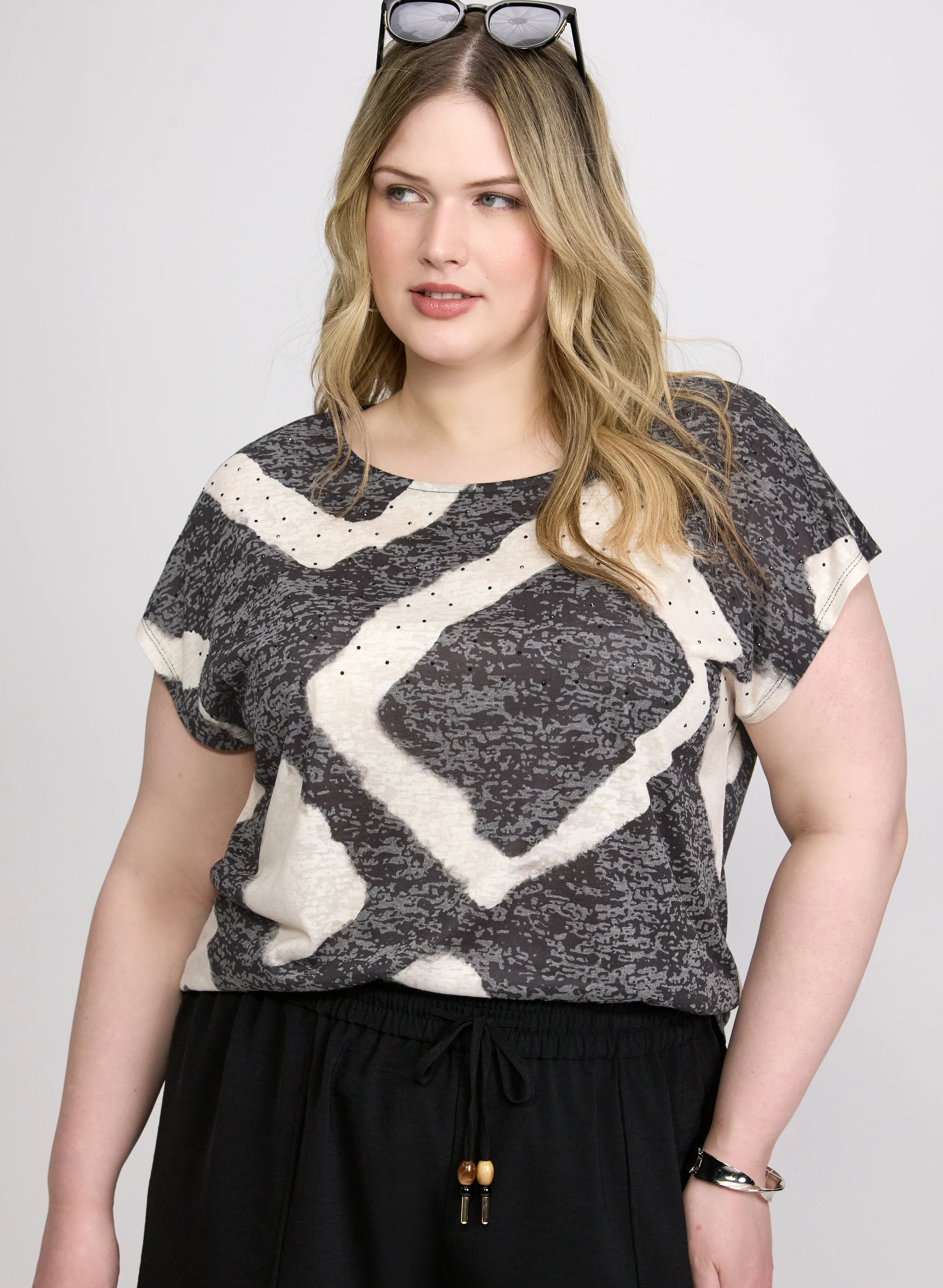 Geometric Rhinestone Detail T-Shirt
