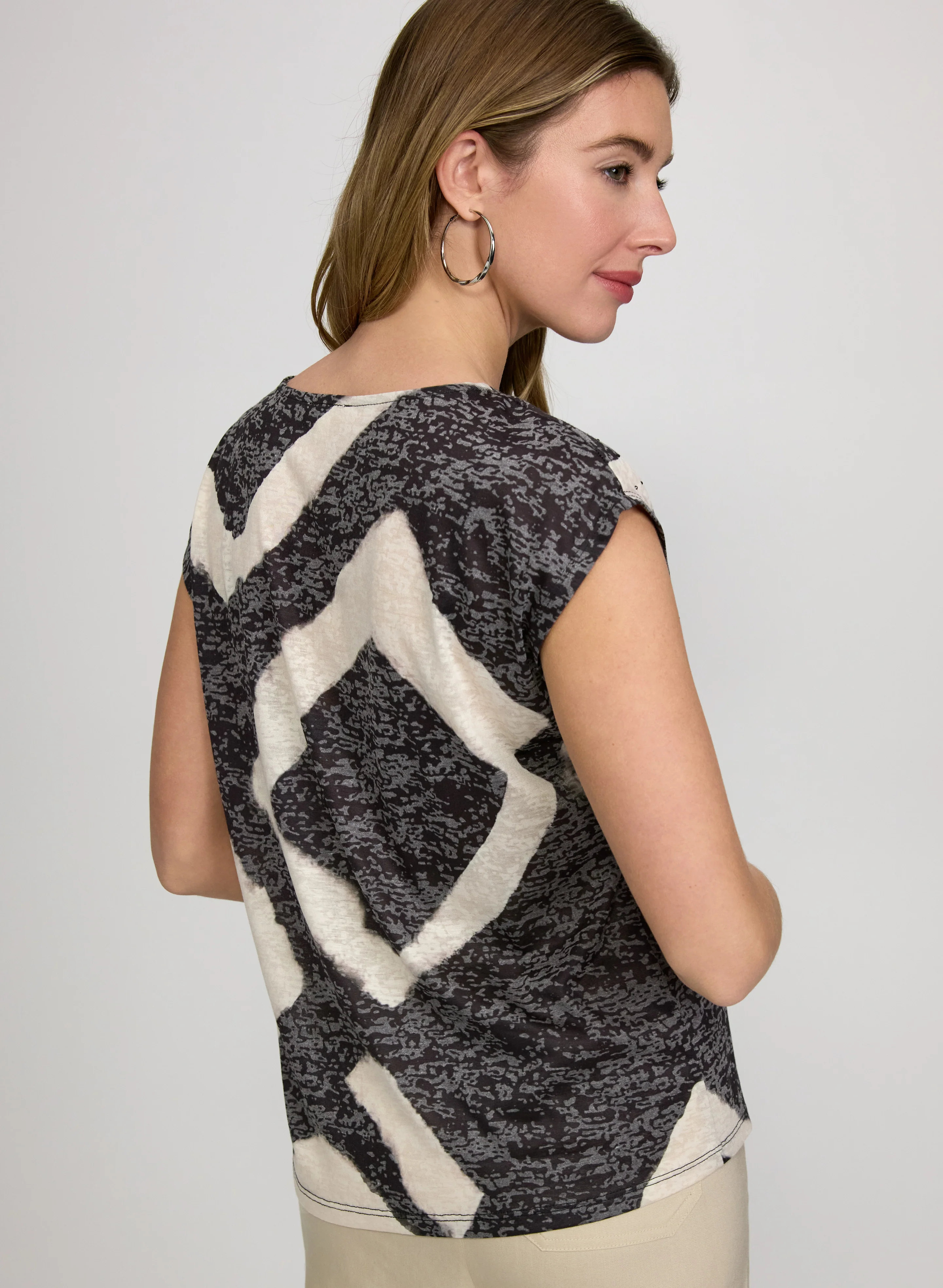 Geometric Rhinestone Detail T-Shirt - Image 4