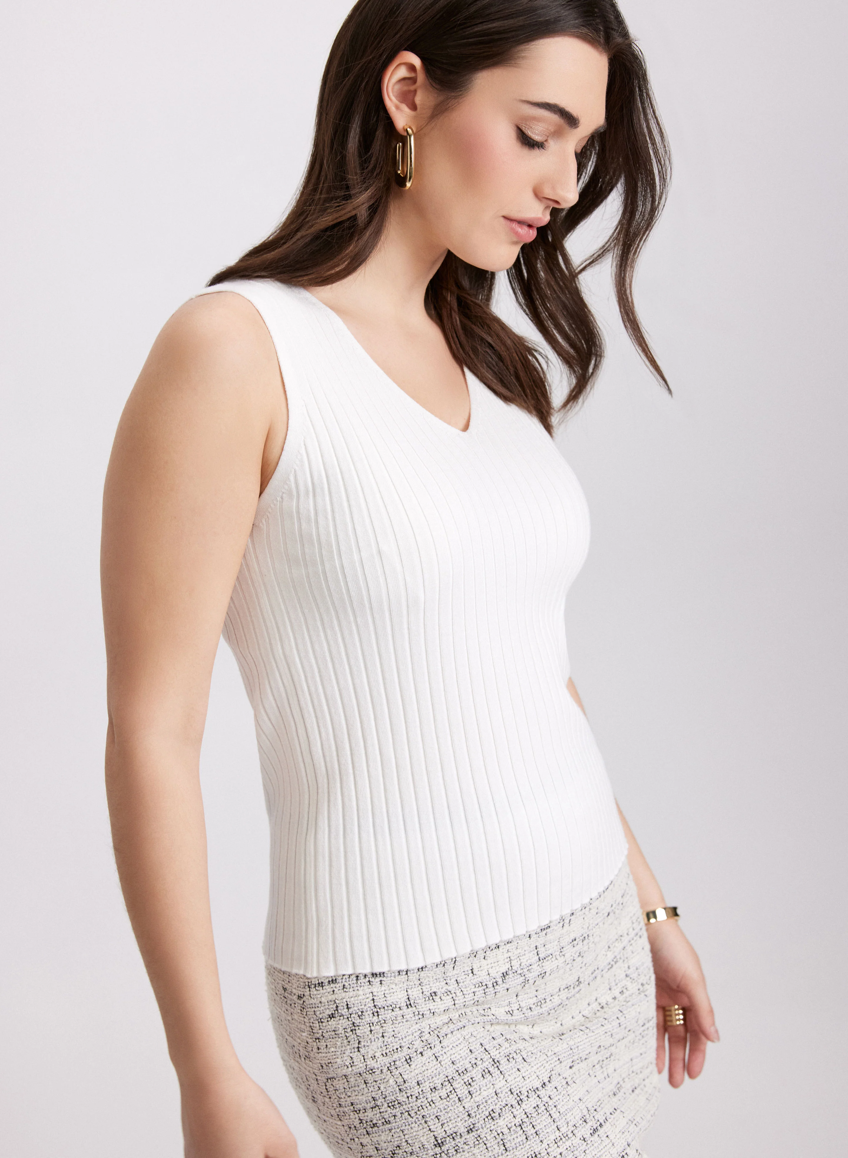 Sleeveless Ribbed Knit Sweater