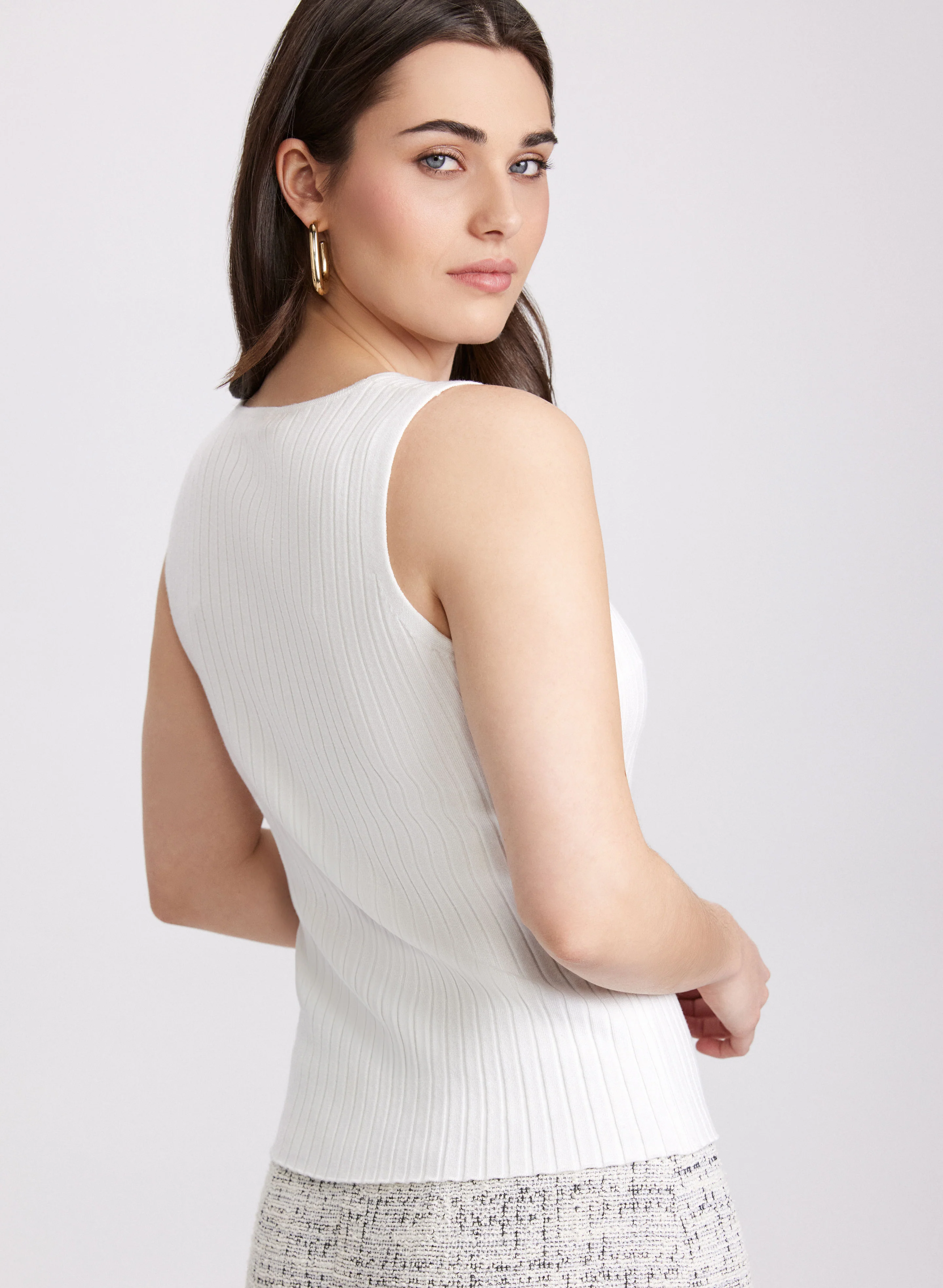 Sleeveless Ribbed Knit Sweater - Image 4