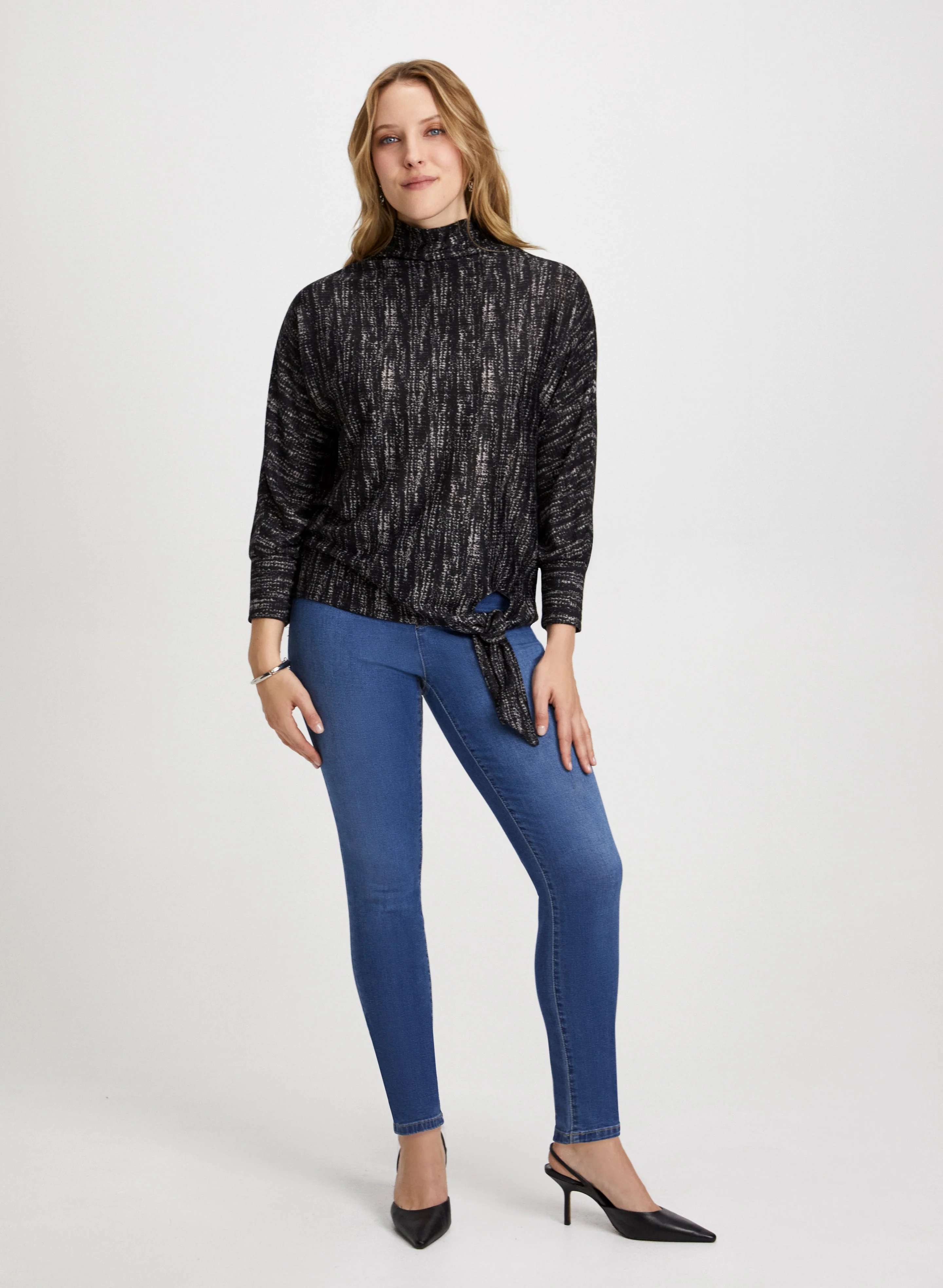 Marble Motif Top & Slim Leg Jeans
