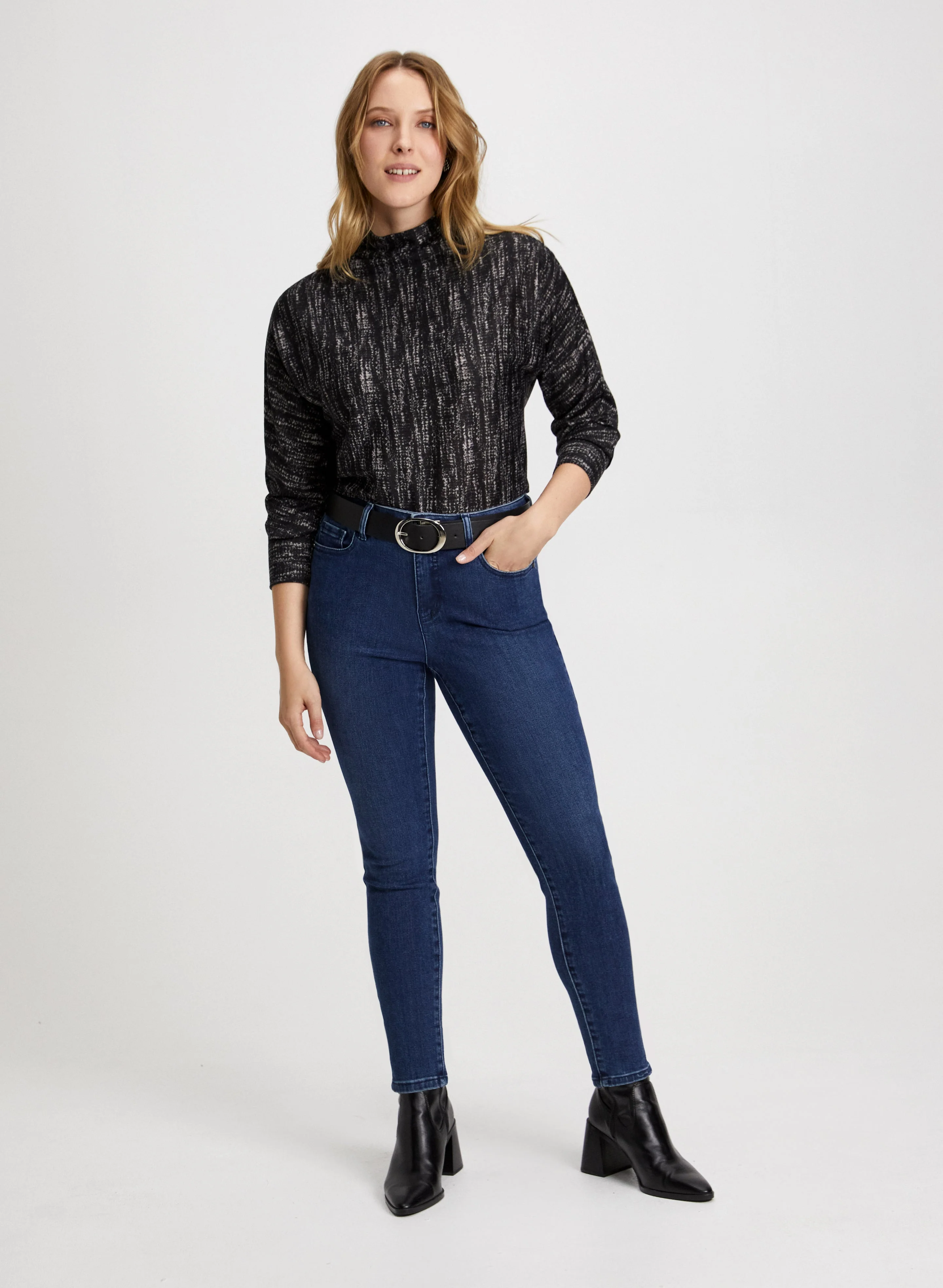 Marble Motif Top & Slim Leg Jeans