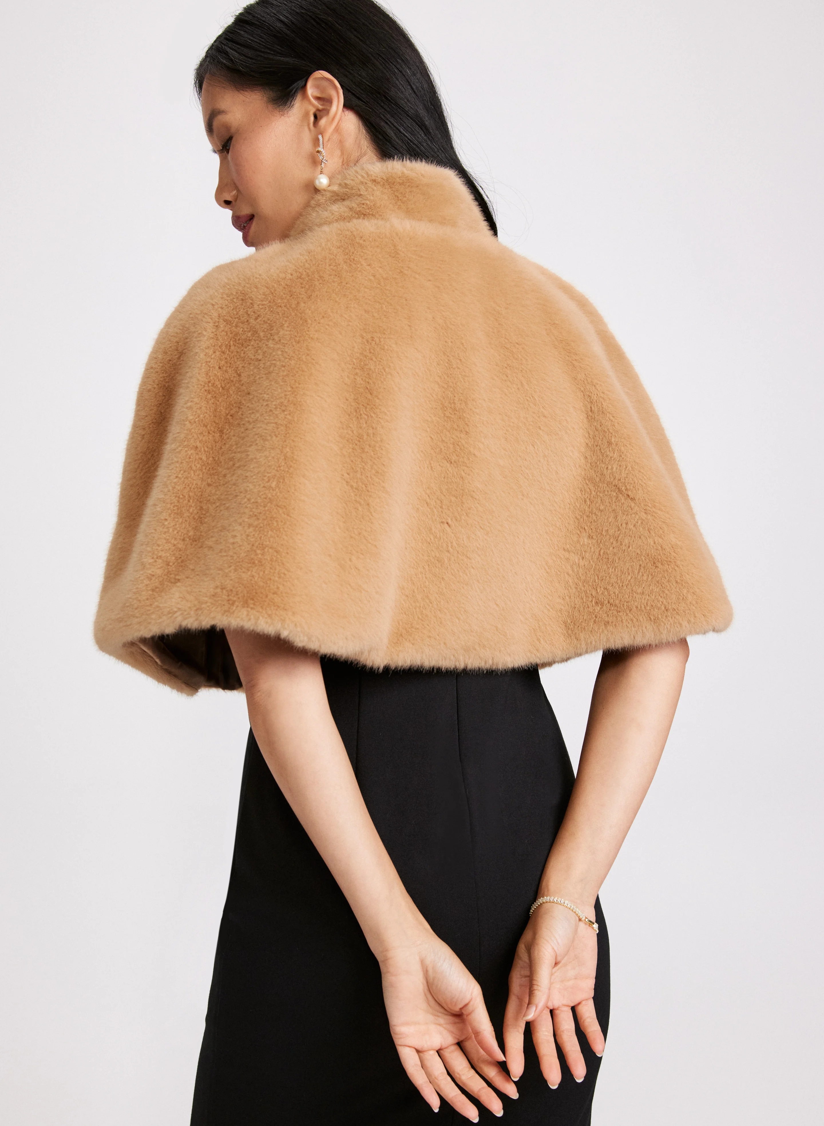 Mock Neck Faux Fur Cape - Image 4
