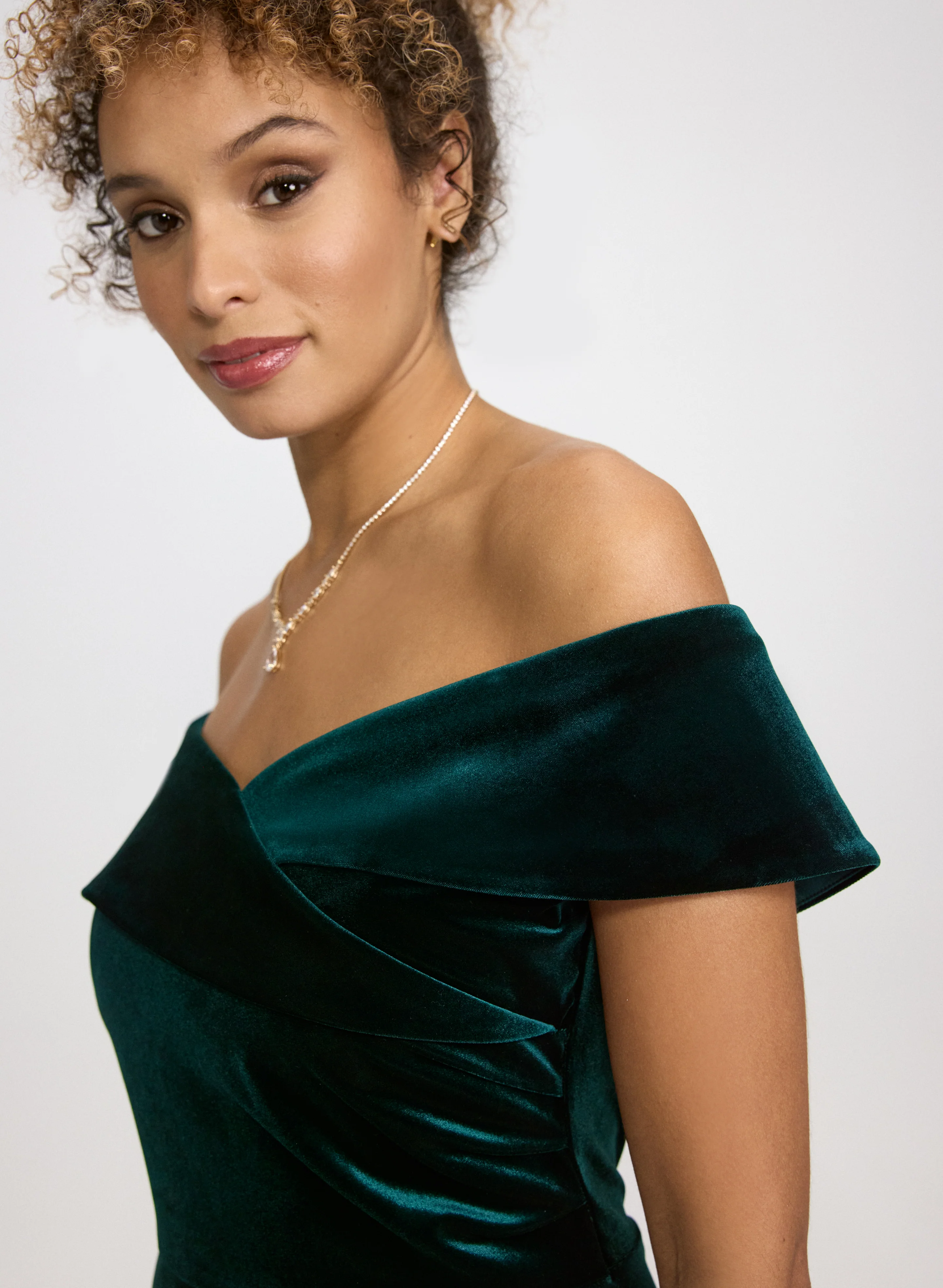 Off-The-Shoulder Velvet Dress - Image 5