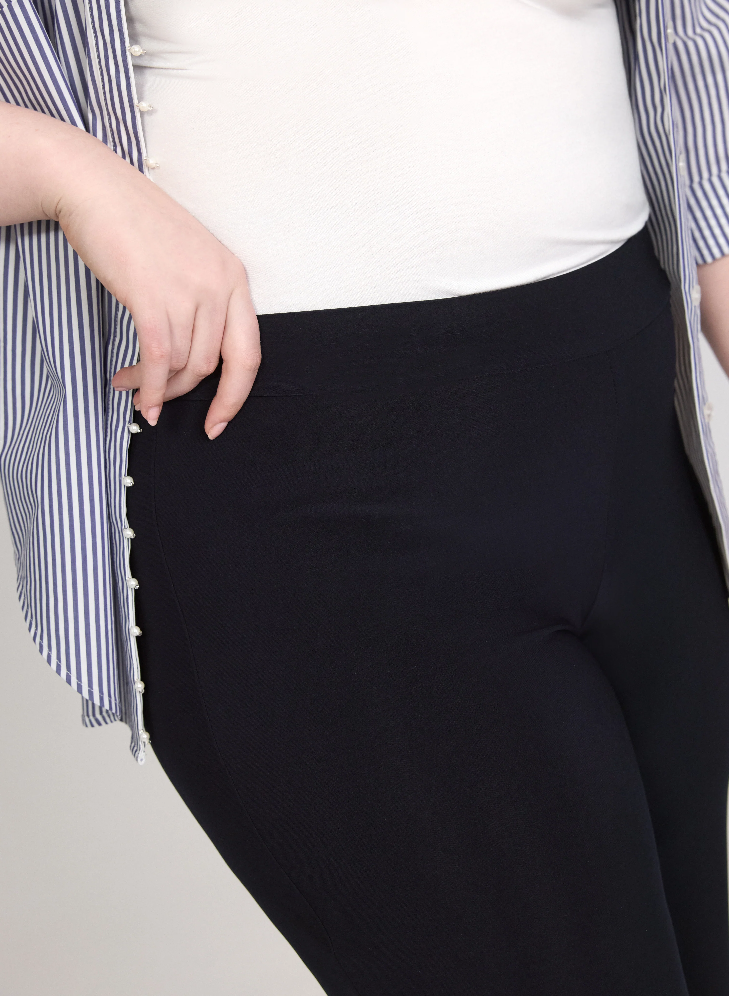 Olivia Wide-Leg Pants - Image 5