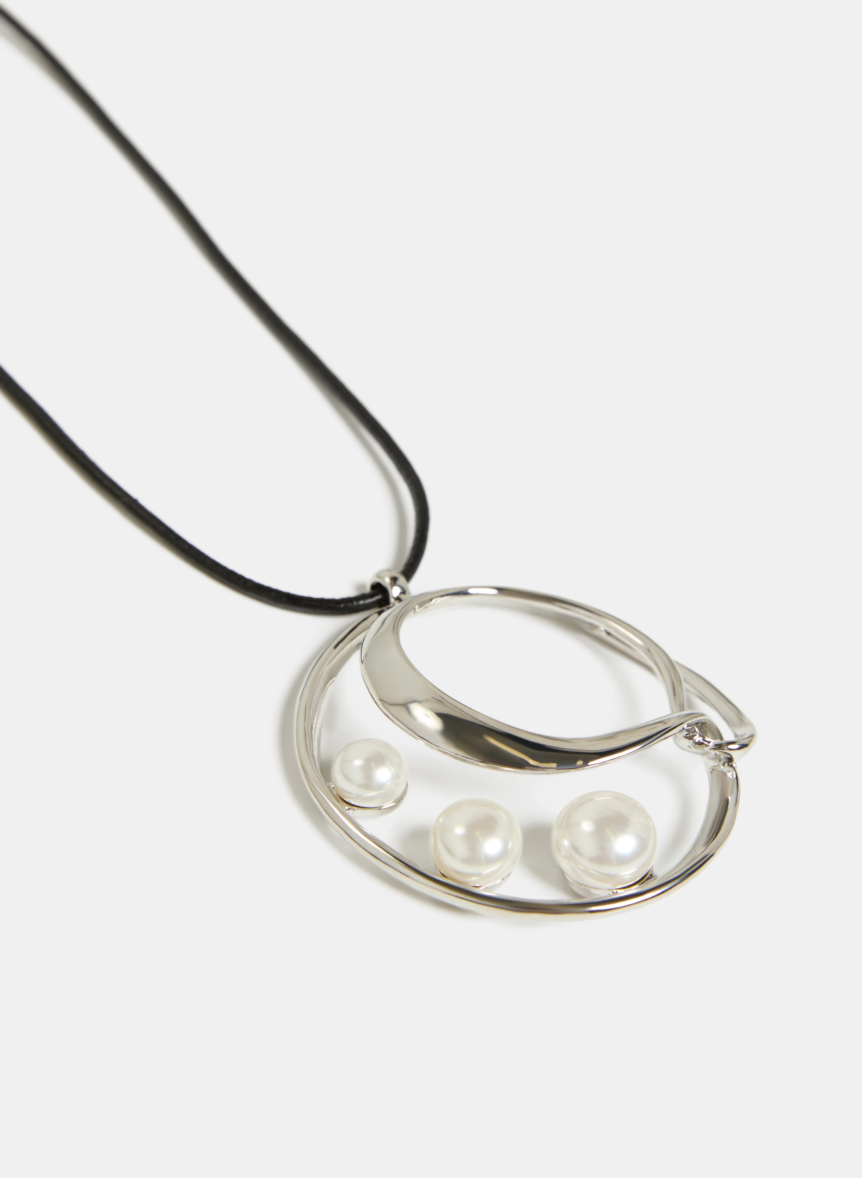 Pearl & Ring Pendant Necklace - Image 2
