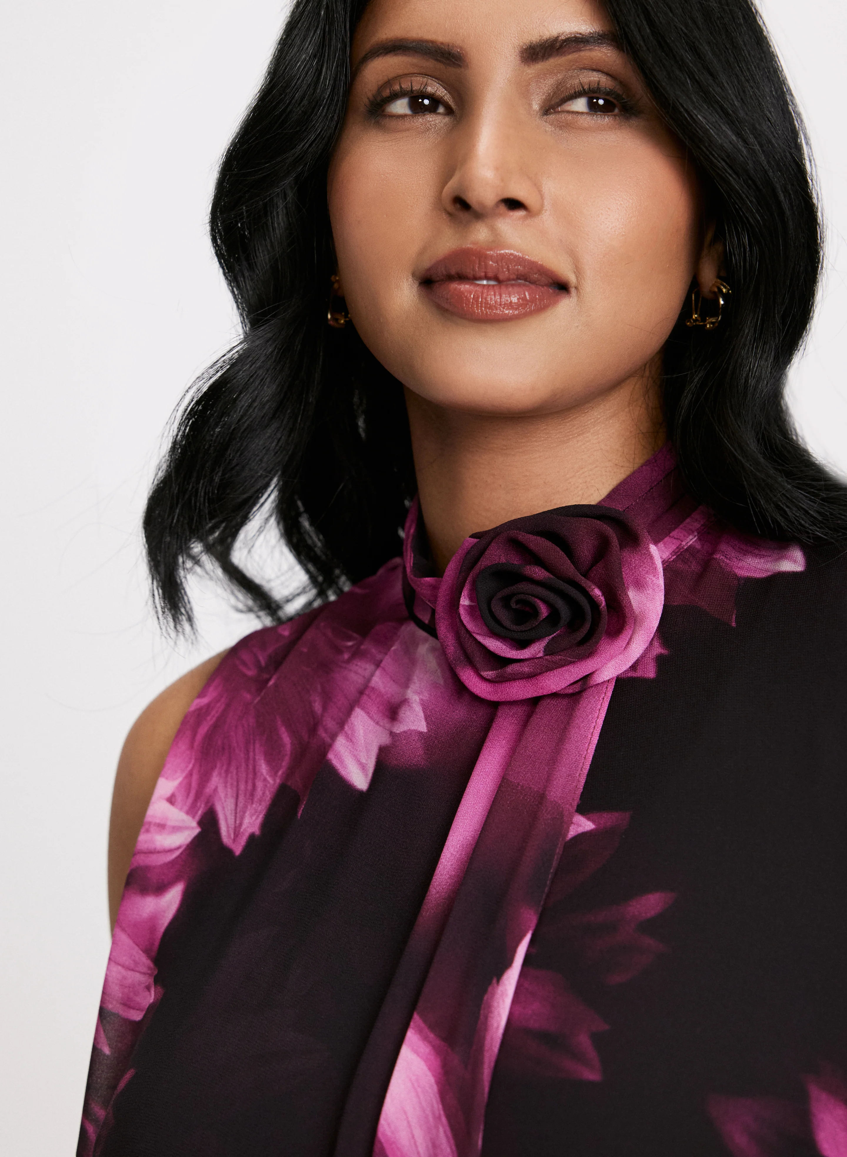 Rosette Detail Sleeveless Blouse - Image 2