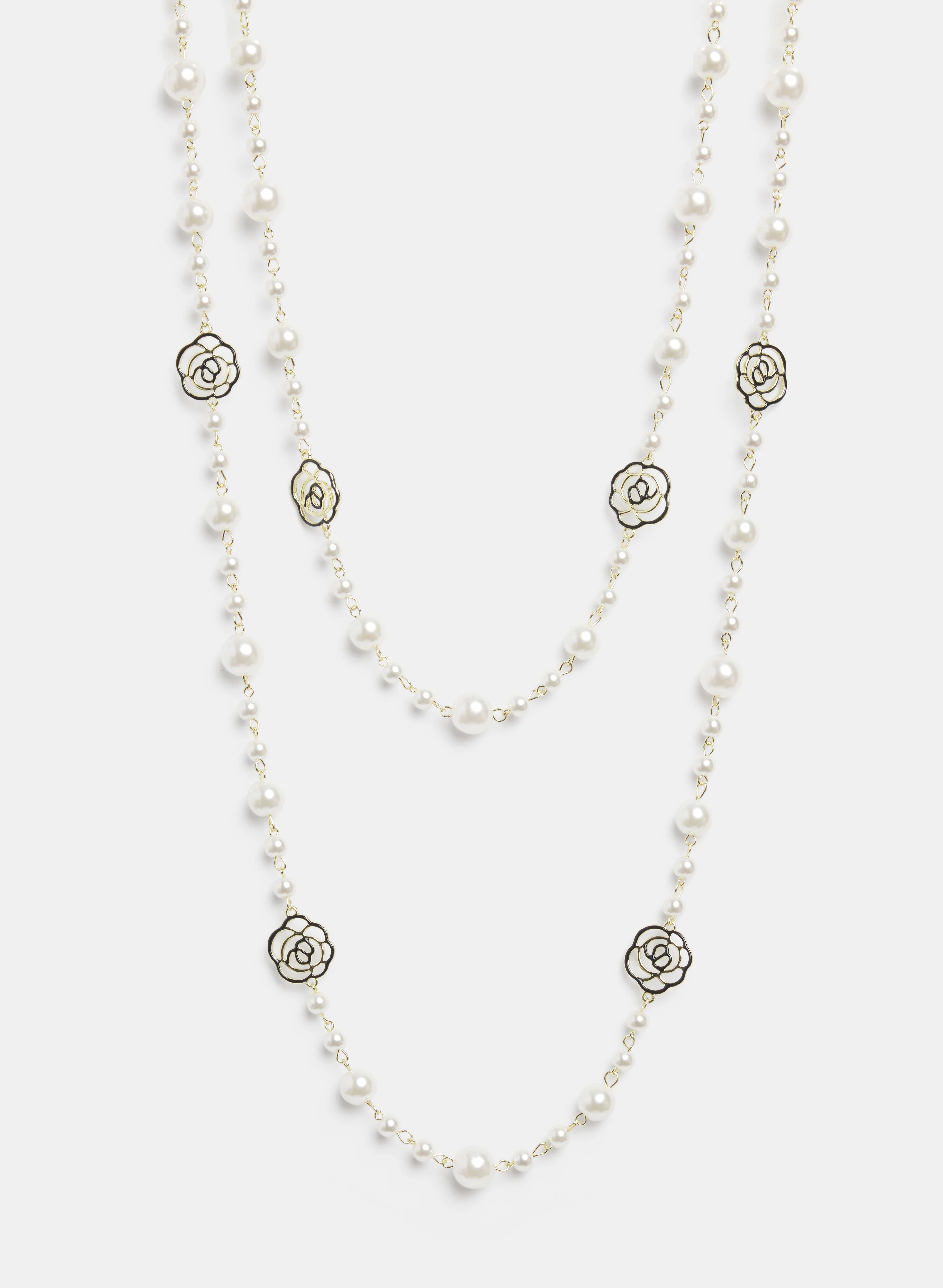 Rosette Inset Pearl Necklace