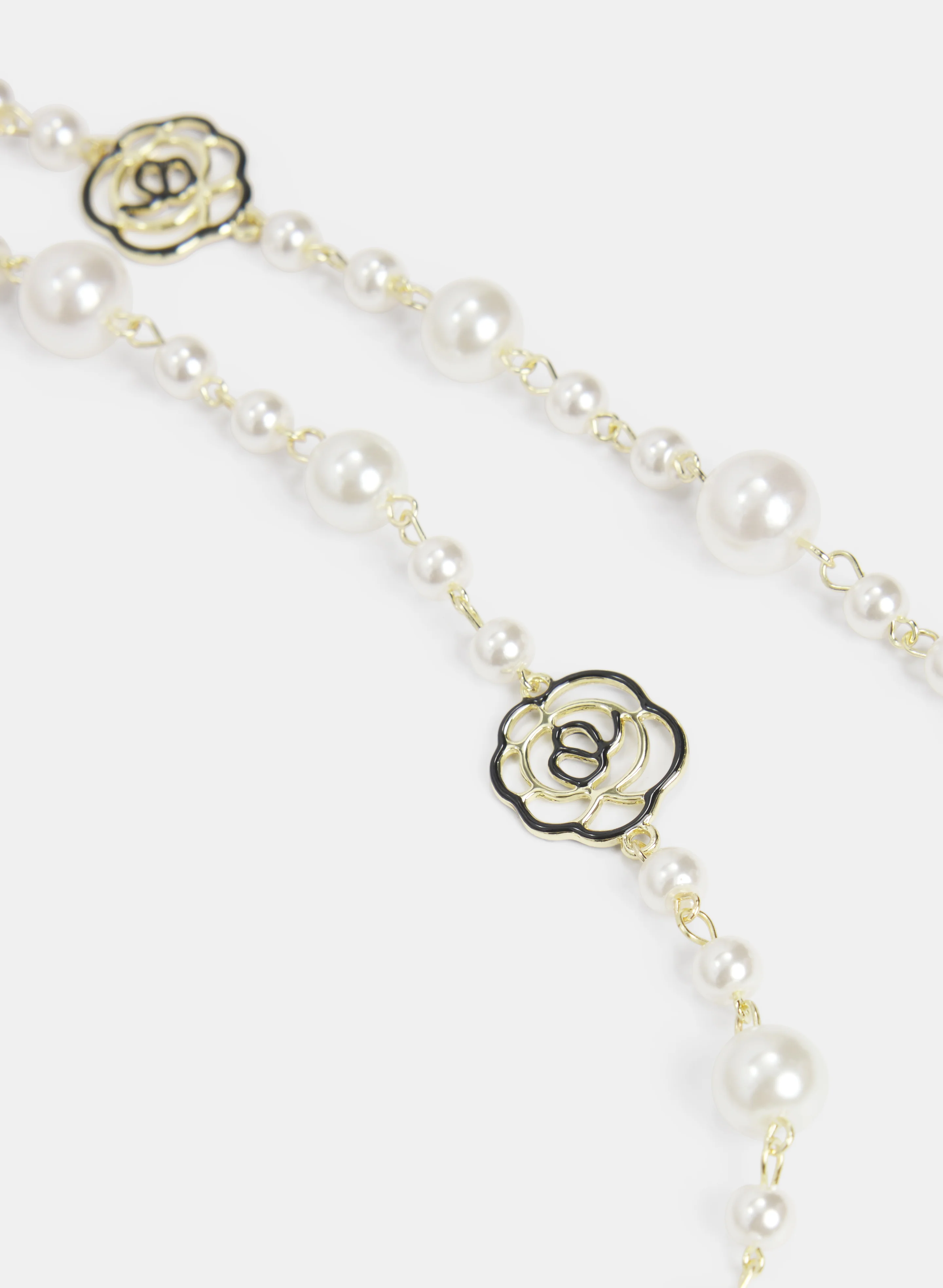 Rosette Inset Pearl Necklace - Image 2