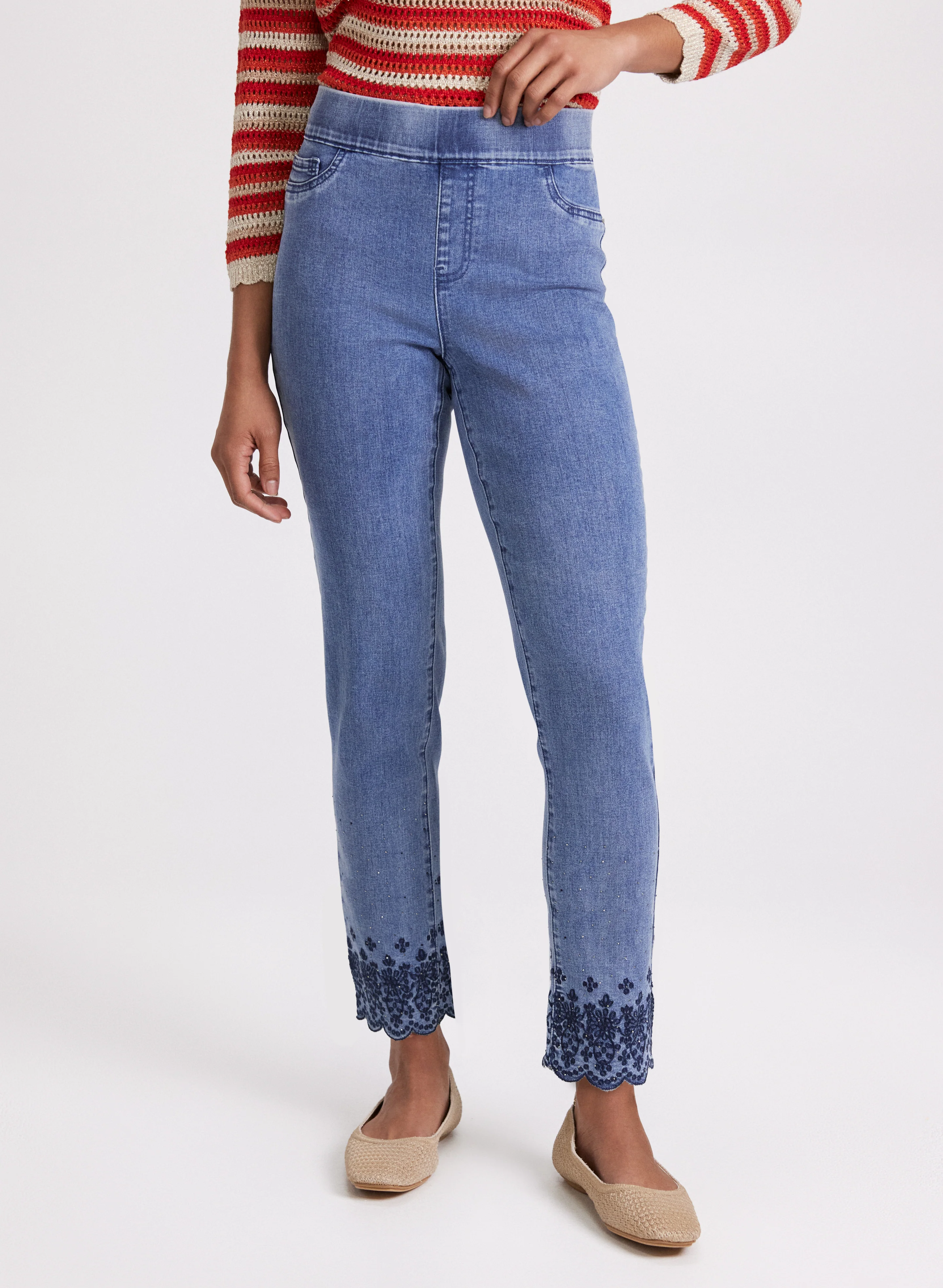 Scalloped Hem Straight-Leg Jeans