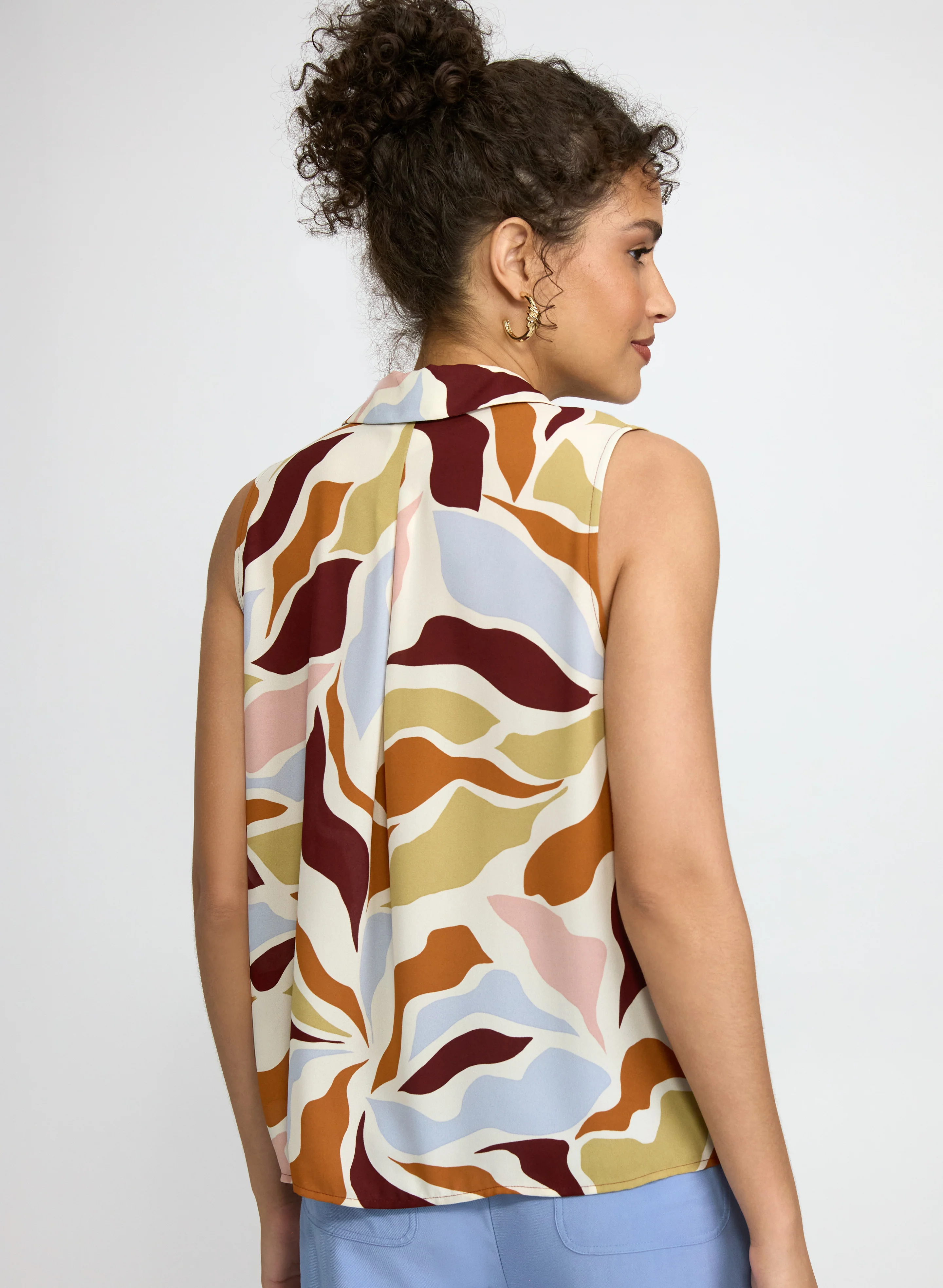 Sleeveless Abstract Blouse - Image 4