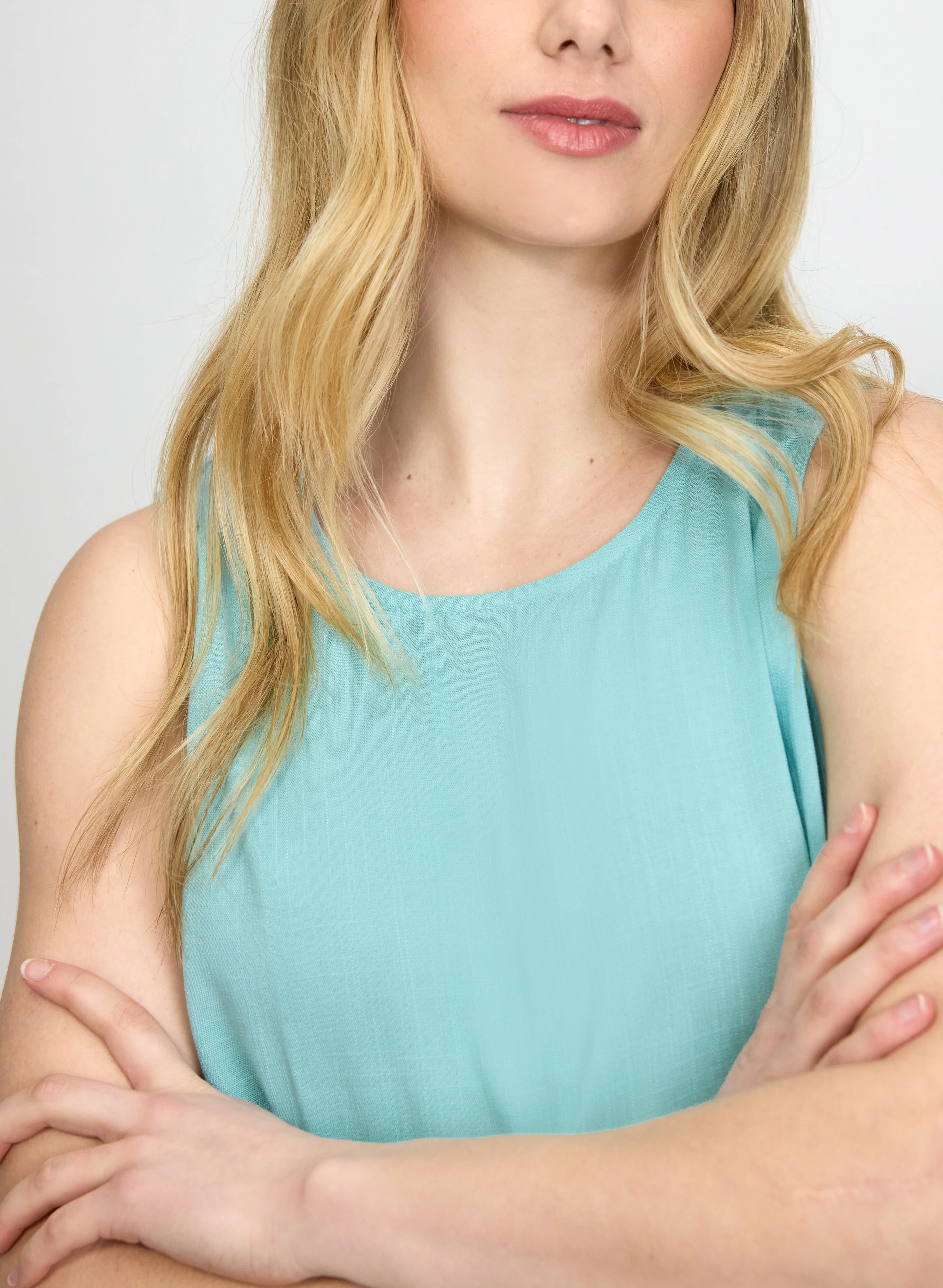Sleeveless Crew Neck Blouse - Image 5