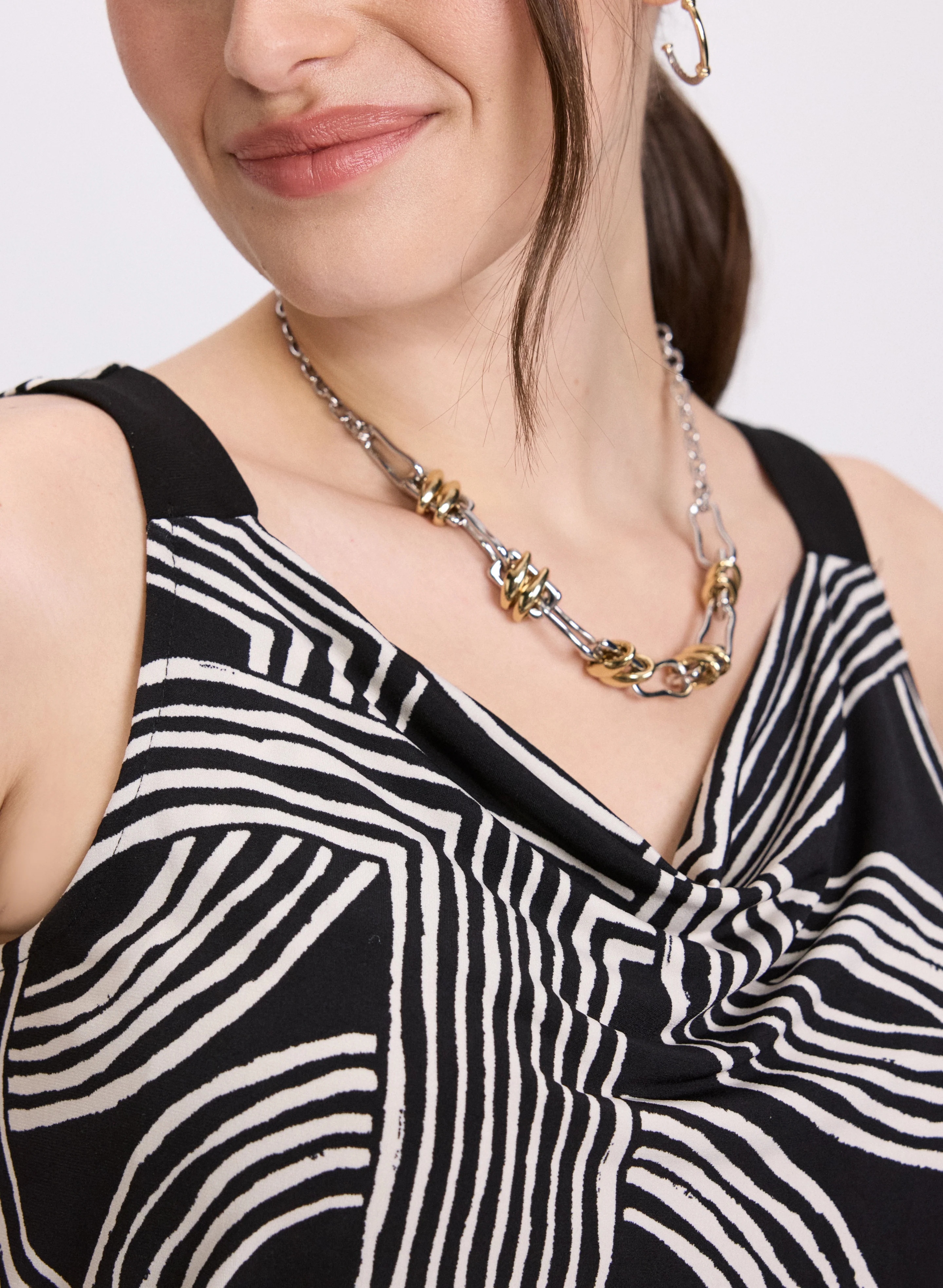 Sleeveless Geometric Top - Image 2