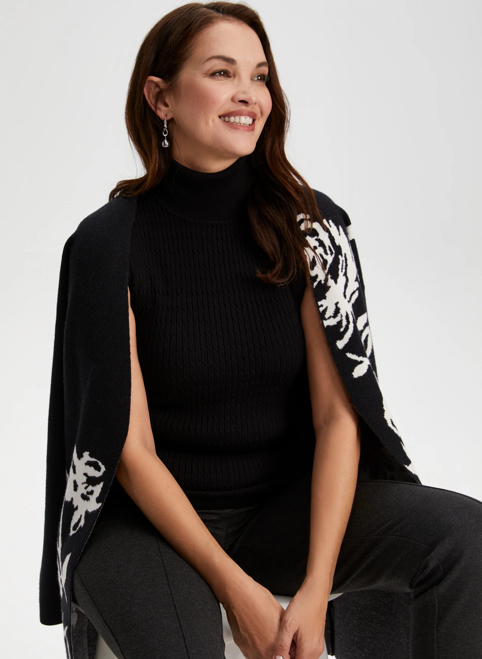 Sleeveless Turtleneck Sweater - Image 5