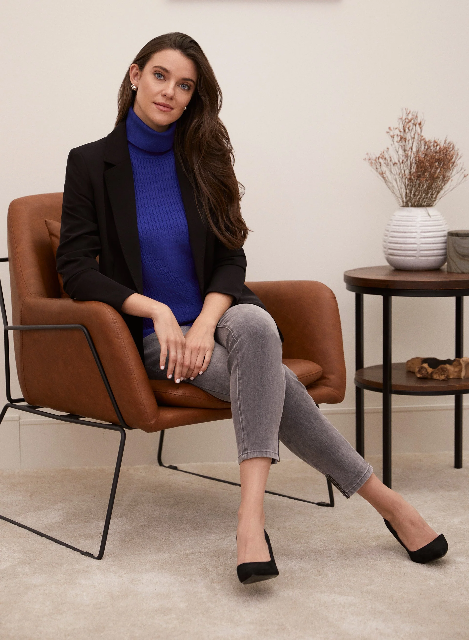 Sleeveless Turtleneck Sweater - Image 5