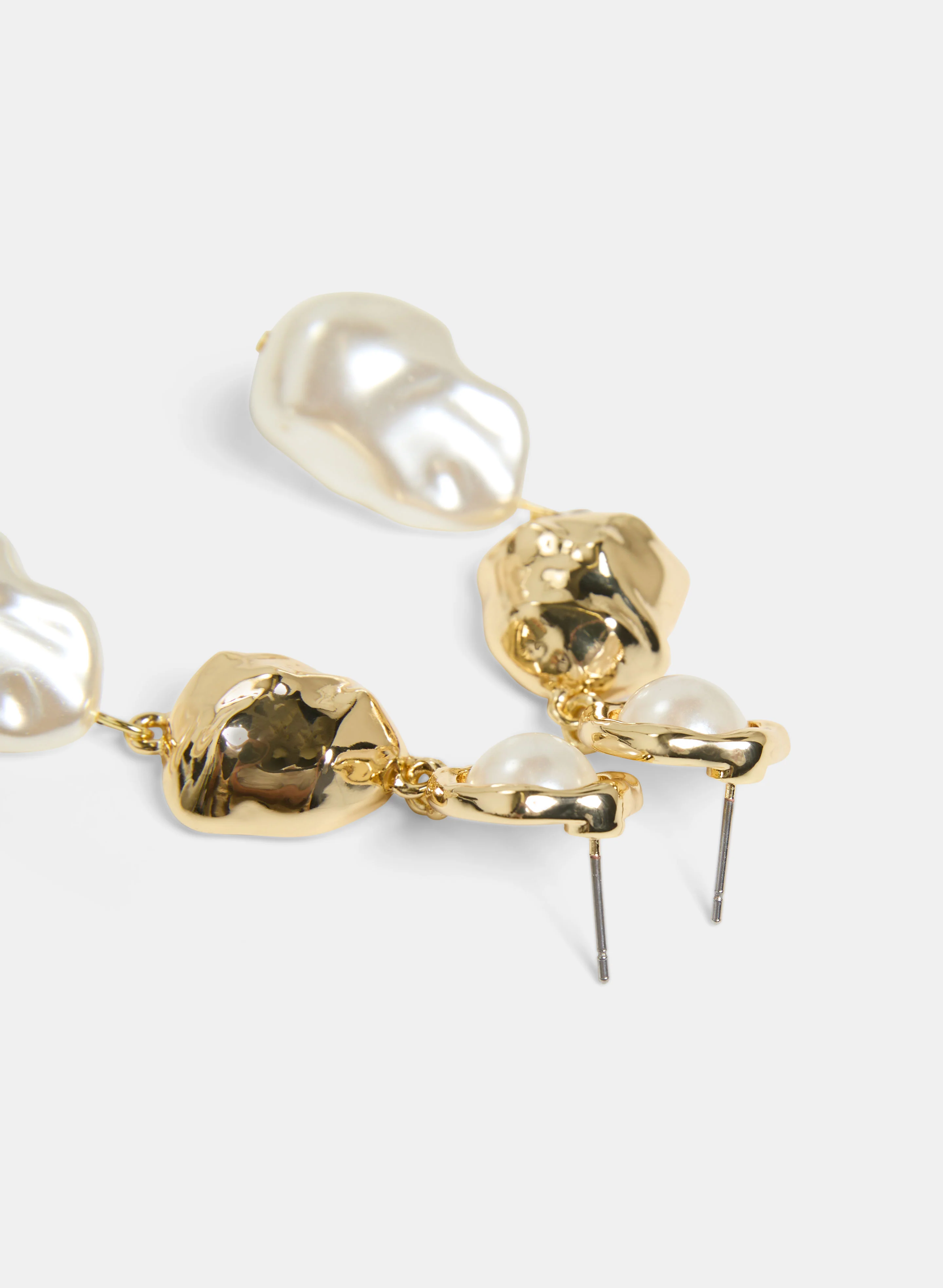 Tiered Pearl Earrings - Image 3