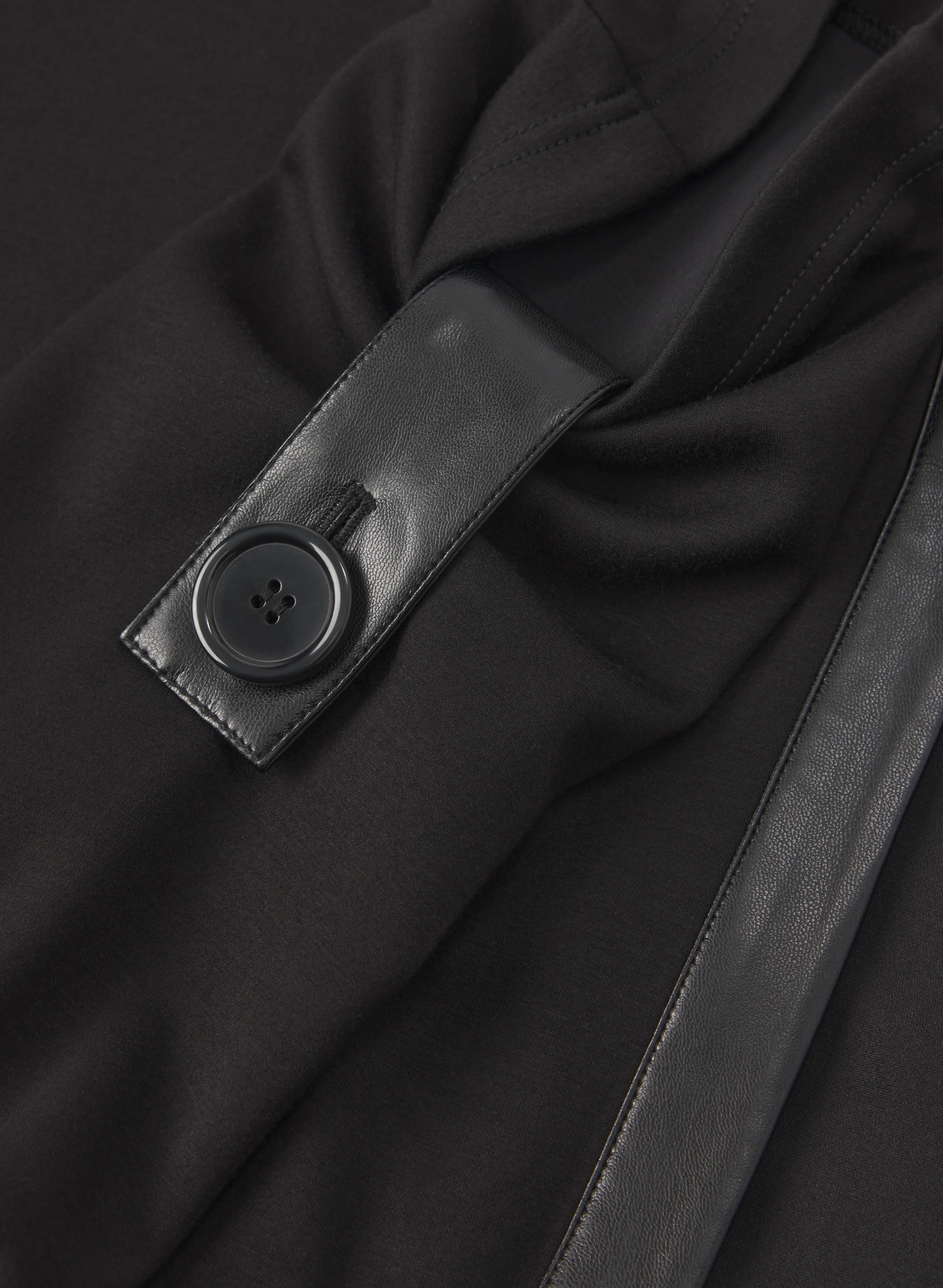 Vegan Leather Trim Open Top - Image 7