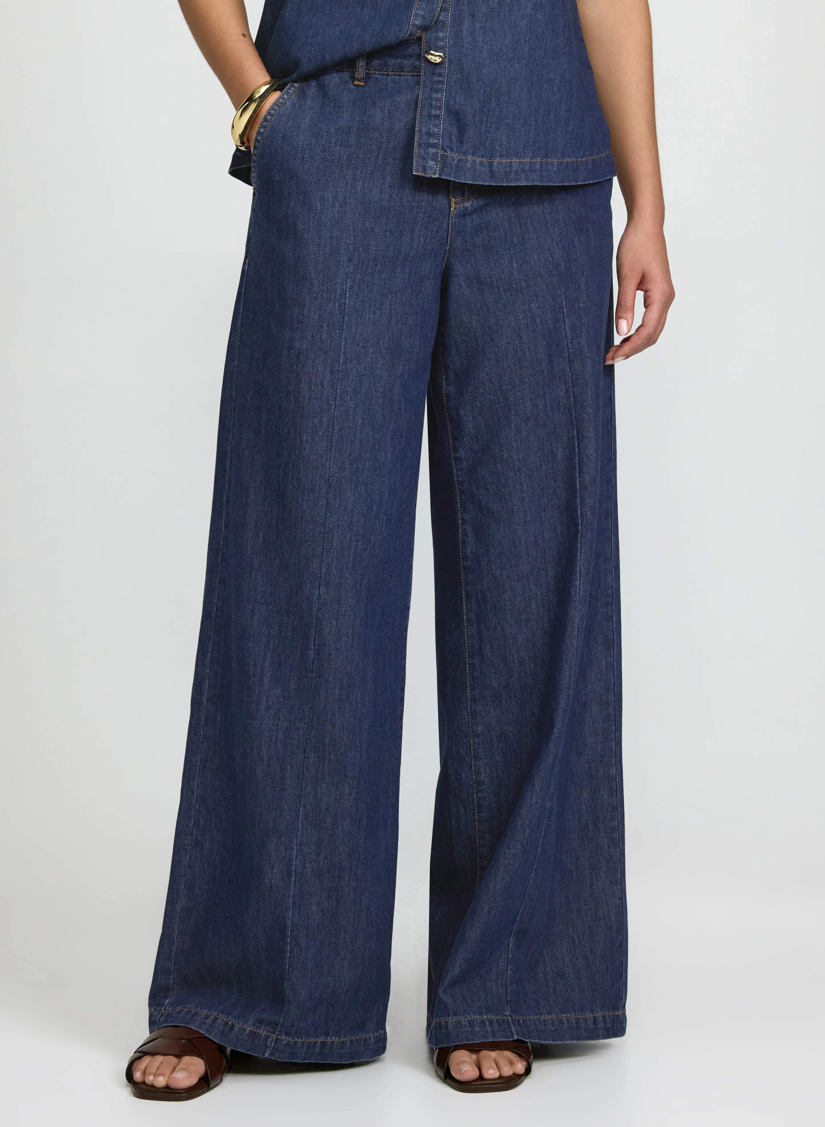 Wide-Leg Jeans