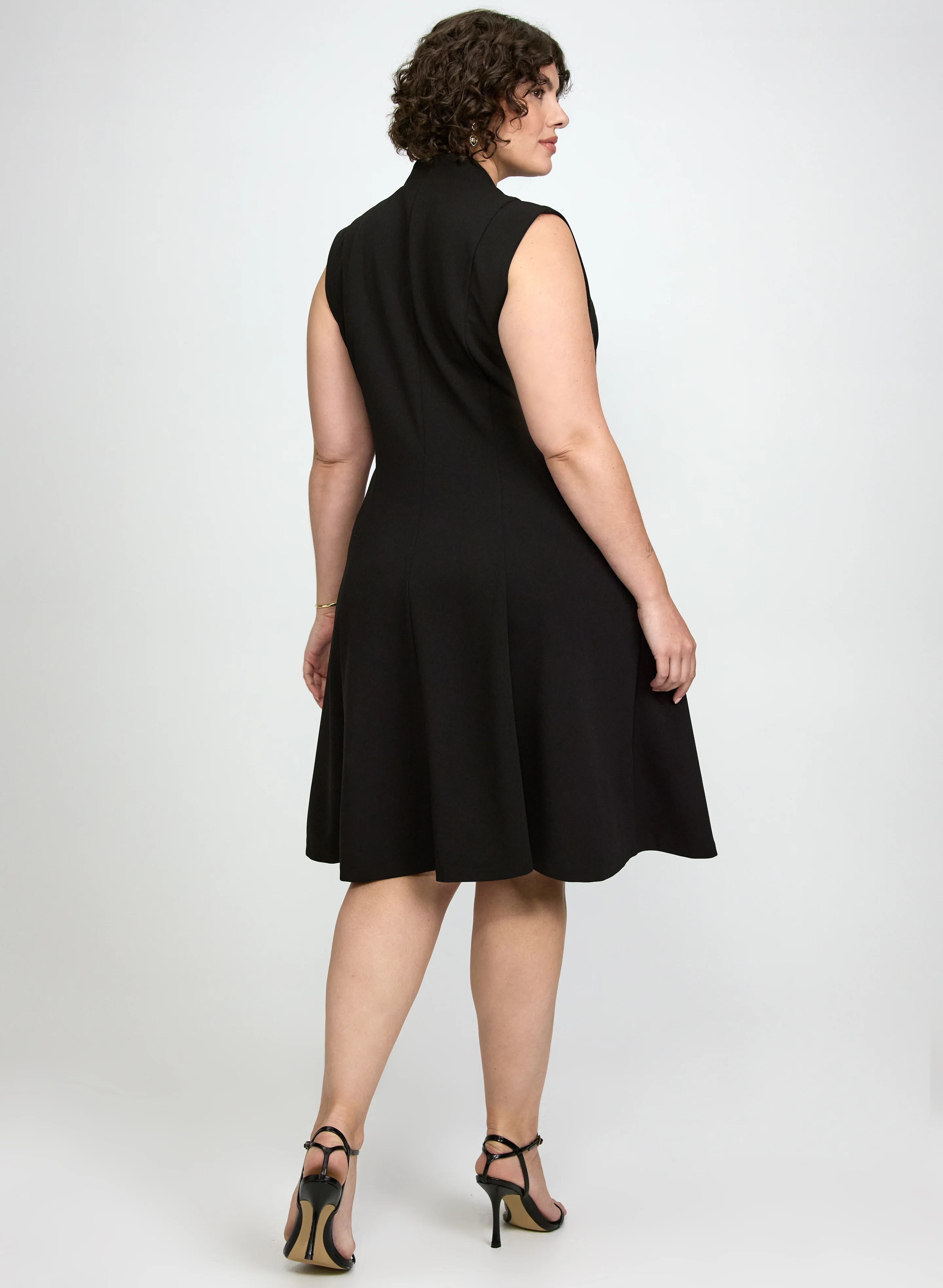 Zip-Up Tassel Detail Dress - Image 4